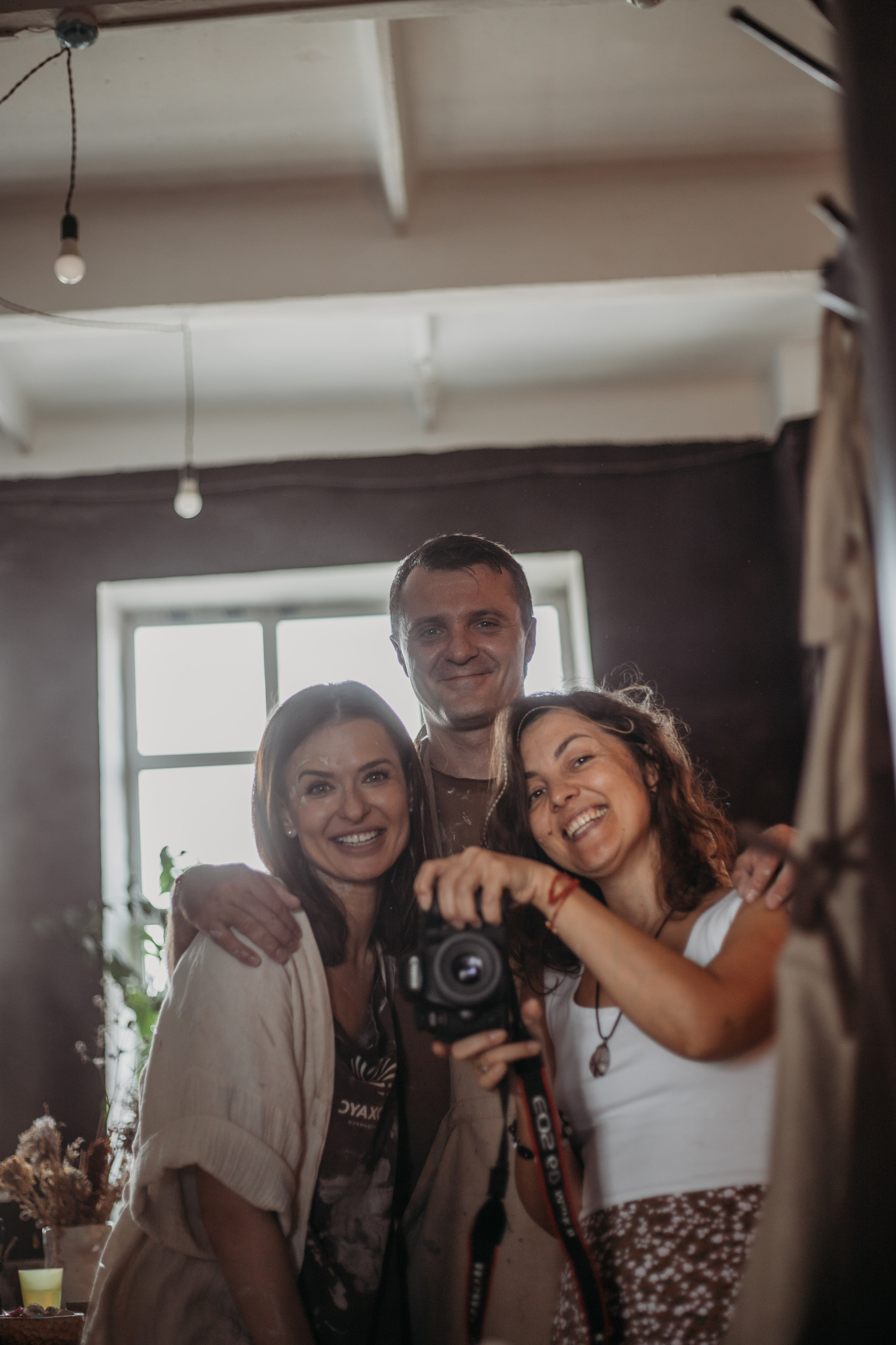 Свидание в гончарной. Венера Гайн. Репортажный фотограф  Тюмень. Обучение фотографии с 0