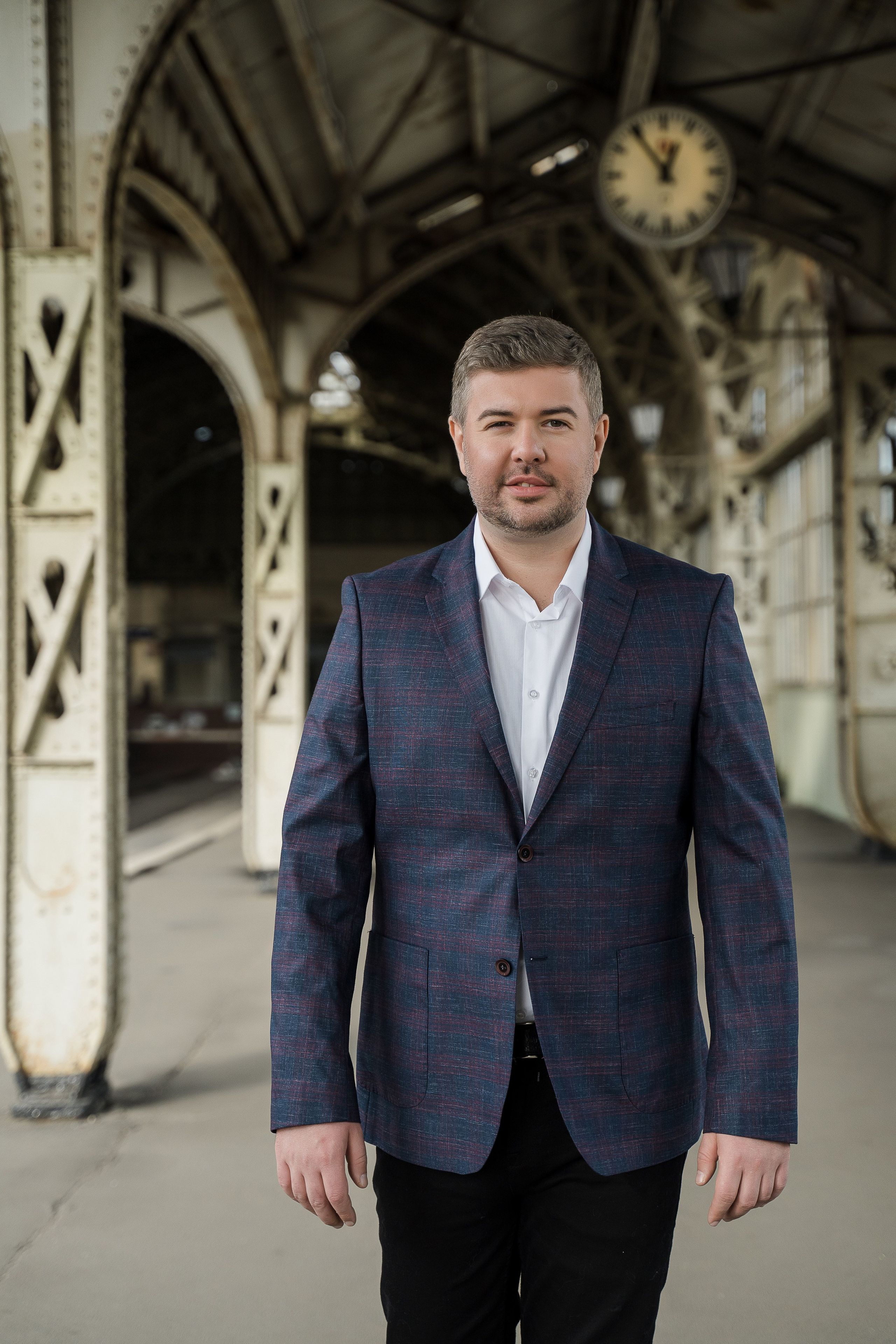 Свадебная фотосессия на Витебском вокзале. Свадебный и семейный фотограф в Пушкине и Санкт-Петербурге Мария Филиппова