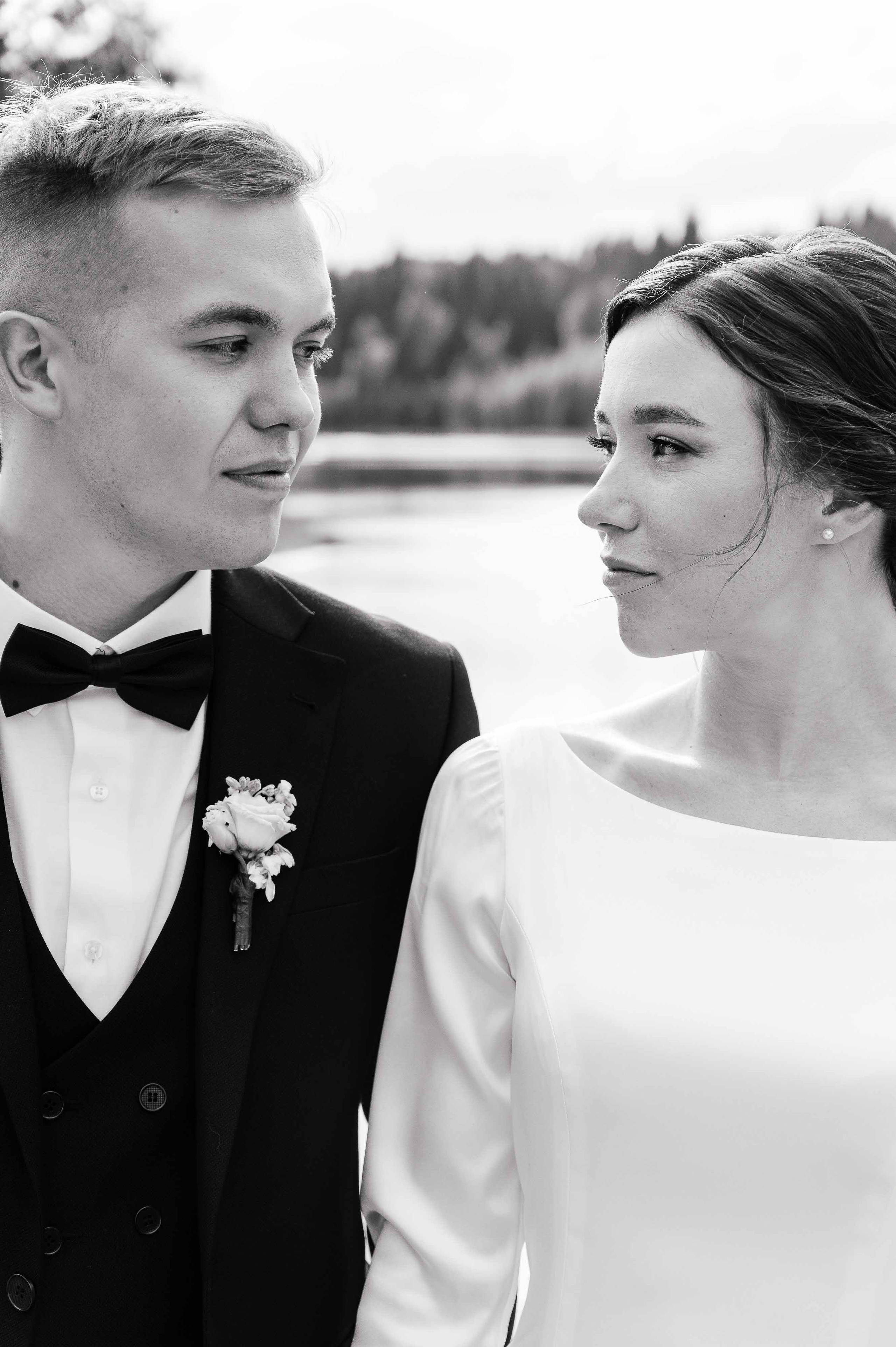 Совместные сборы в отеле. Свадебный и семейный фотограф в Котласе Никита Попов