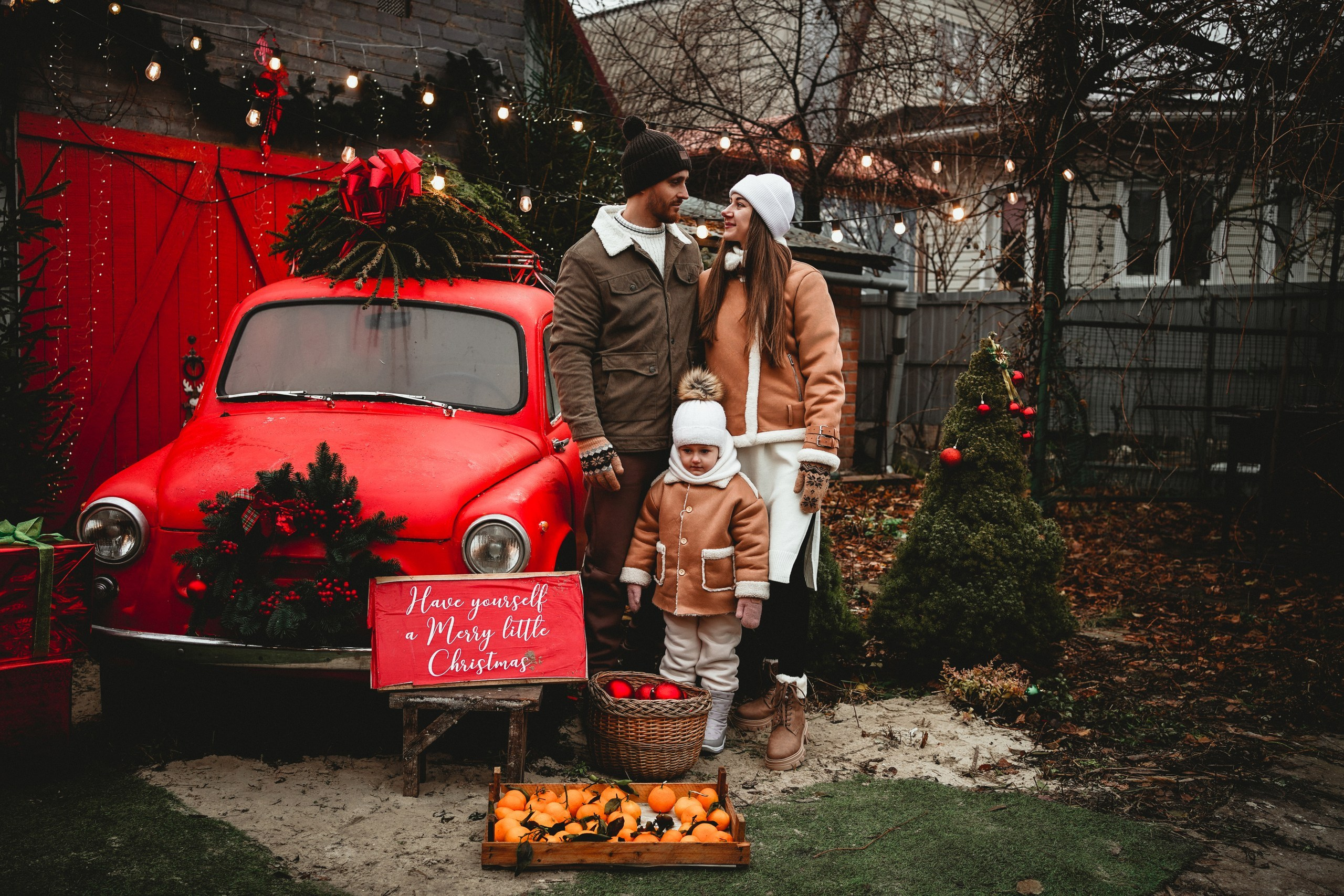 Новогодняя семейная фотосессия в фотостудии Авокадо. Ростов-на-Дону. Свадебный фотограф в Ростове-на-Дону. Таинство Крещения и Венчания, семейные фотосессии. Алёна Чёботова