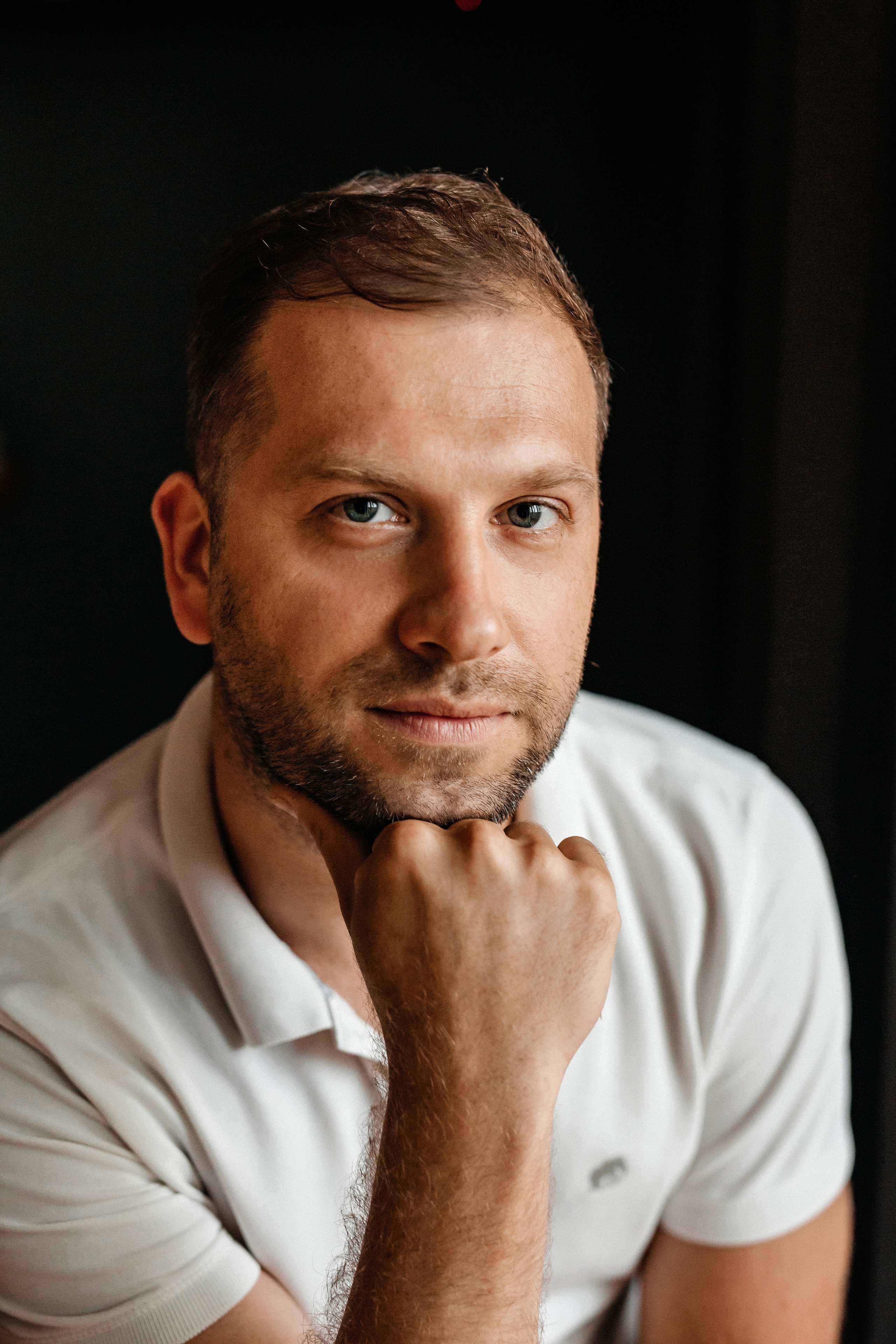 Юля, Андрей и Честер. Семейный фотограф в Минске Саша Павлюк