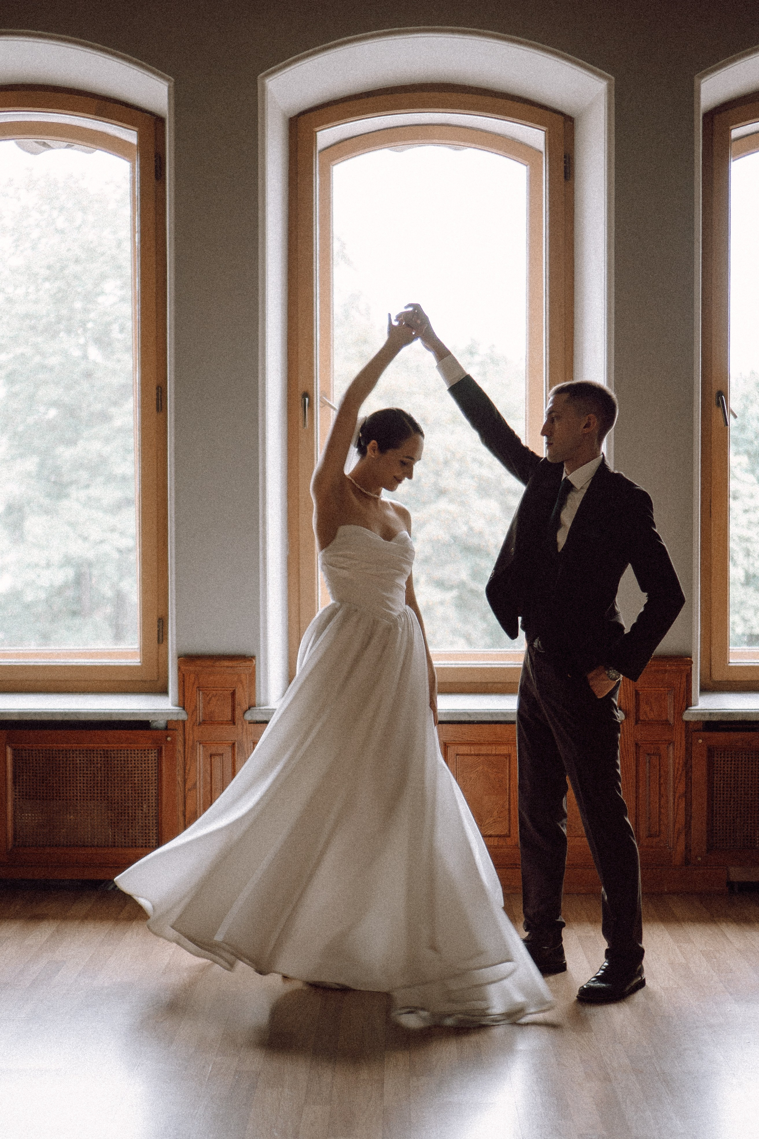 СВАДЕБНАЯ ПРОГУЛКА В САНТК-ПЕТЕРБУРГЕ (ИСАКИЕВСКИЙ СОБОР, ЗИМНЯЯ КАНАВКА, ЭРМИТАЖ И БОЛЬШАЯ МОРСКАЯ УЛИЦА). Профессиональный фотограф, Санкт-Петербург — Виктория Богомолова