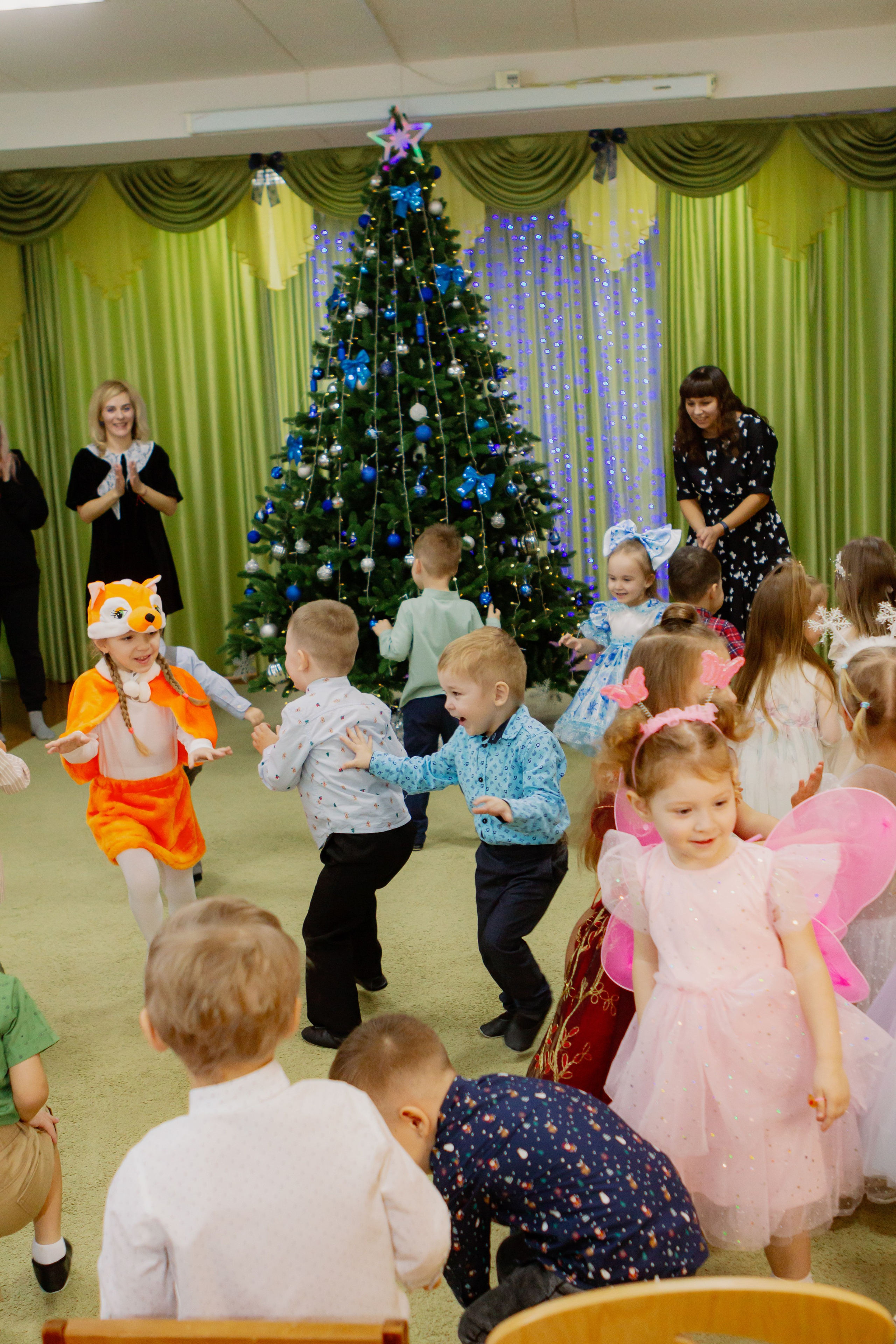 Фотосъёмка новогоднего утренника. Фотограф в Екатеринбурге Пойгина Елена