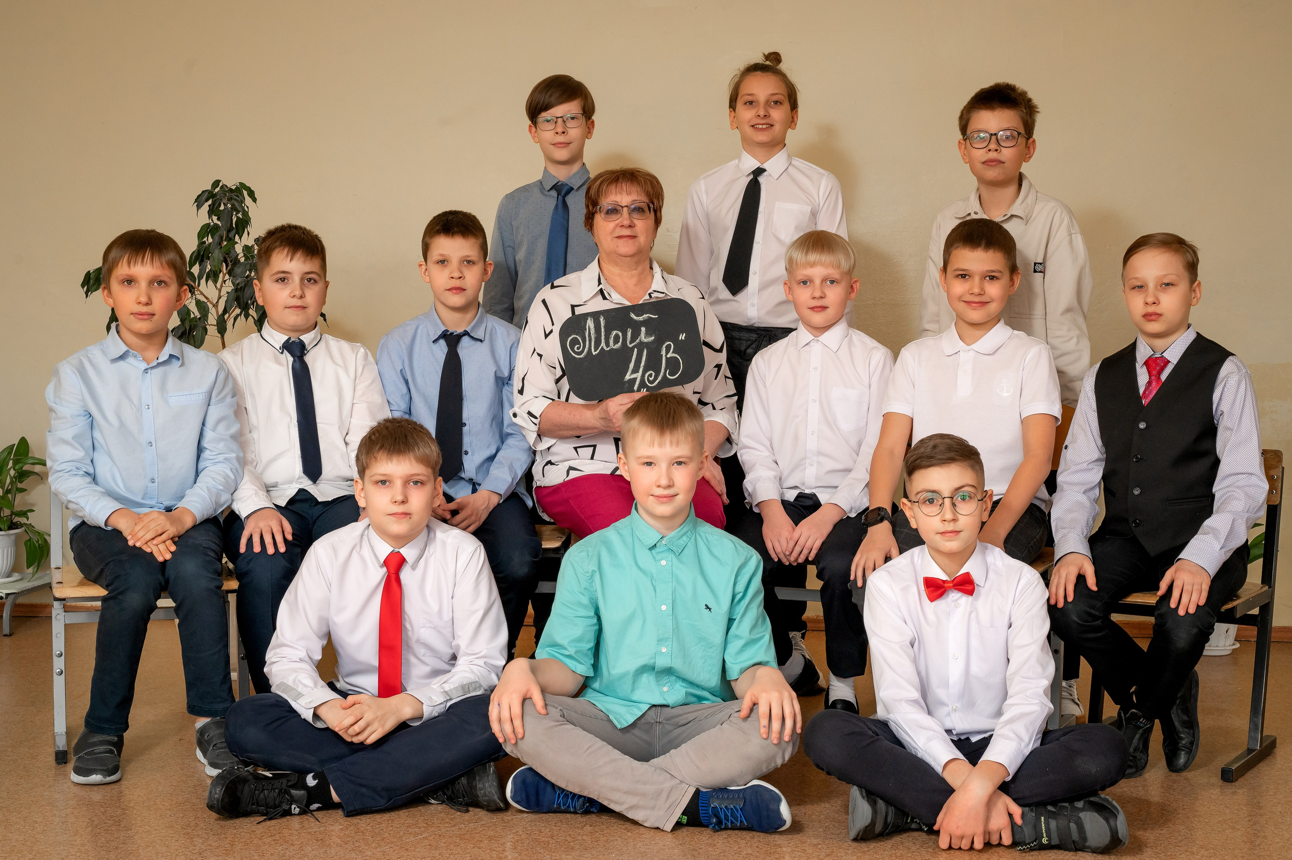 Школьный фотоальбом для младших классов. Фотограф новорождённых, семейный, школьный в городе Калуге Евгения