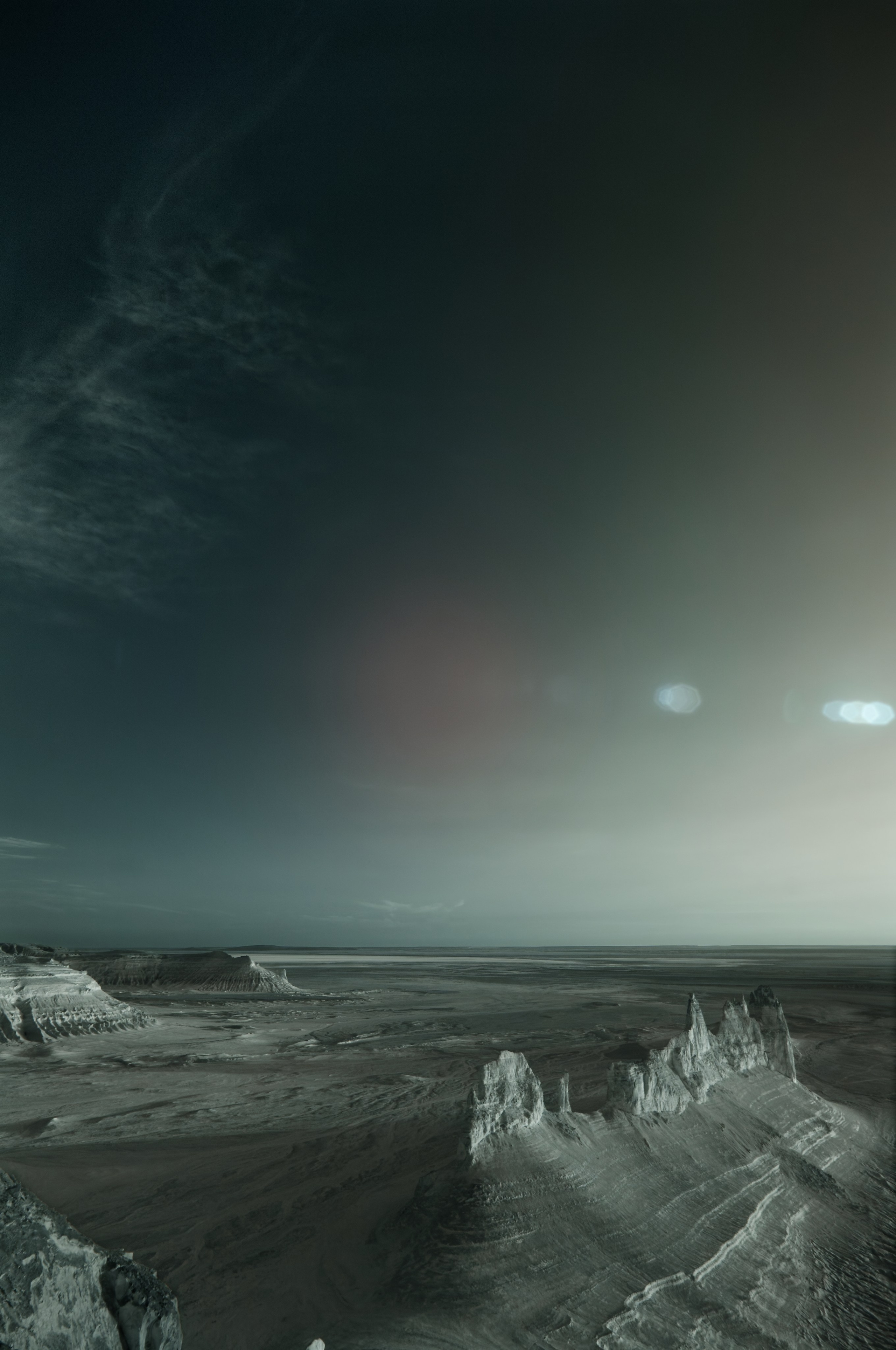 Бозжира на рассвете в лучах утреннего солнца