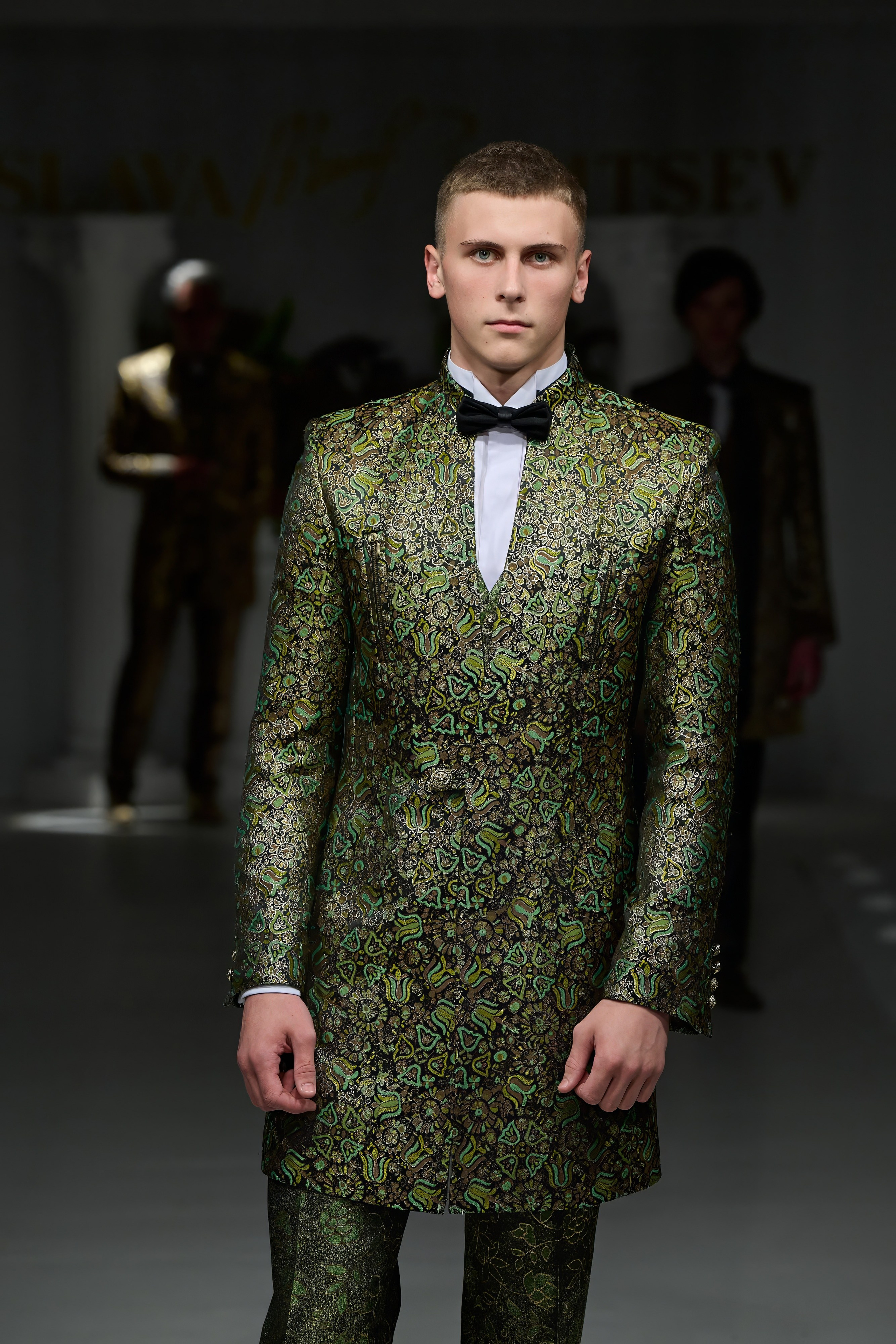 Slava&Yegor Zaitsevs. Показ-спектакль «Воспоминание». 21 июня 2025. Дима Бабушкин. Фотограф. Подиум. Репортаж. Творчество. Дорого