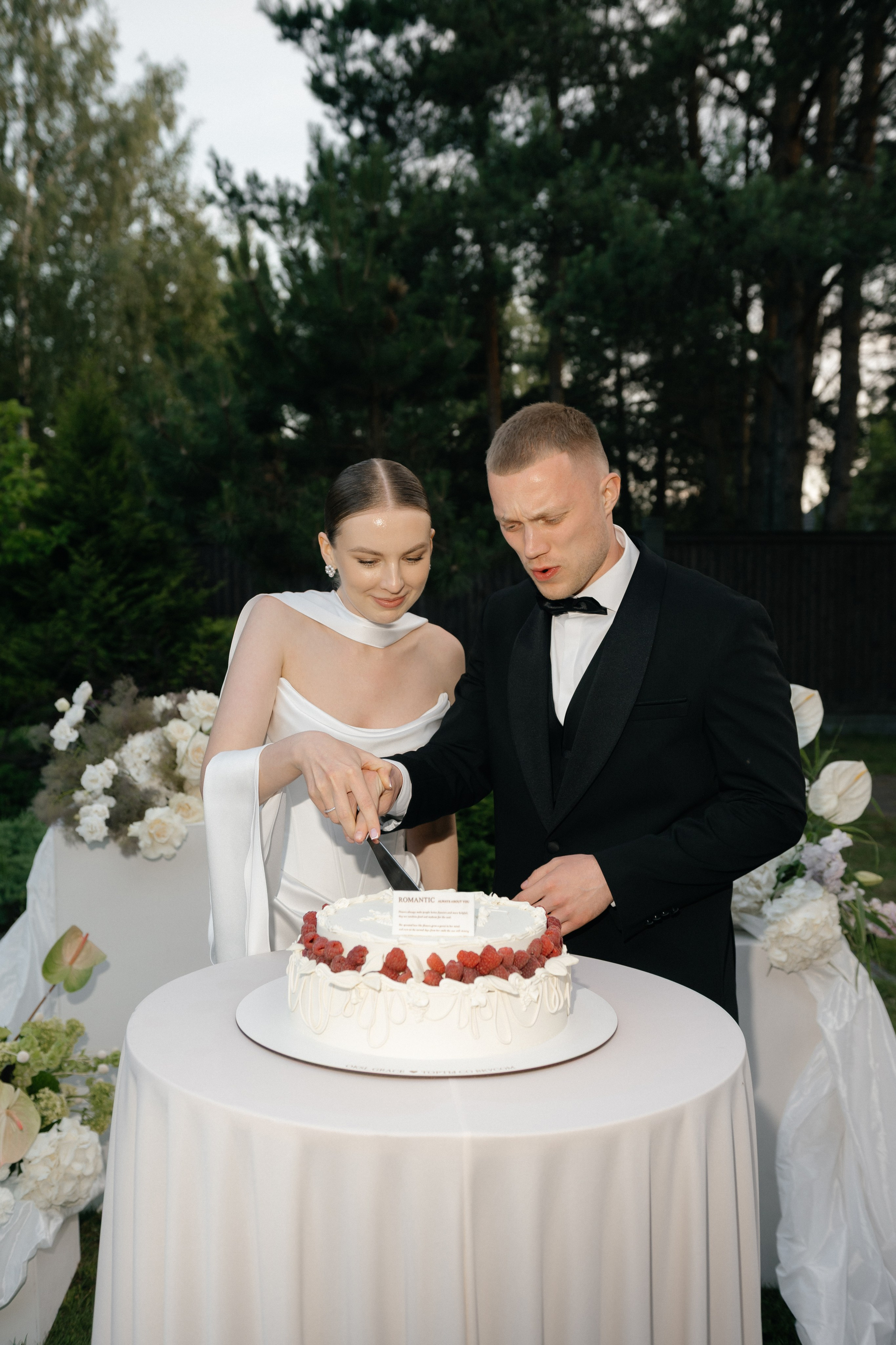 Wedding day in DELICE CHALET. Wedding PHOTOGRAPHER Andrew Vnukov
