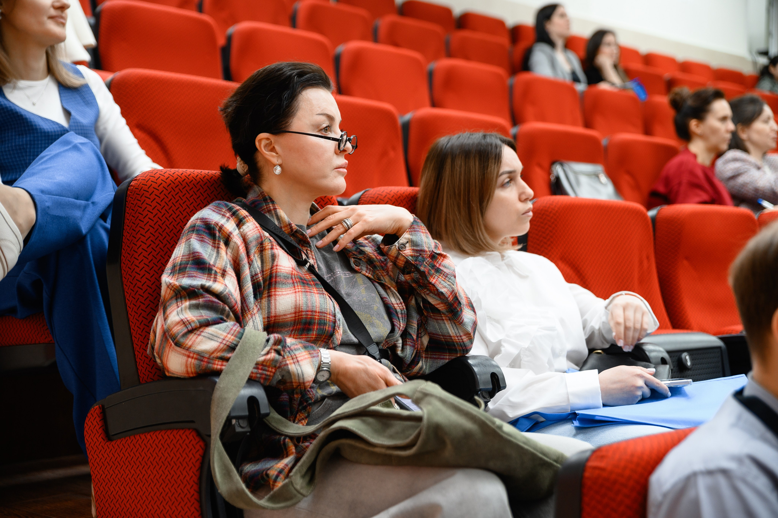 СЛУШАТЕЛИ. PRO-AGELESS