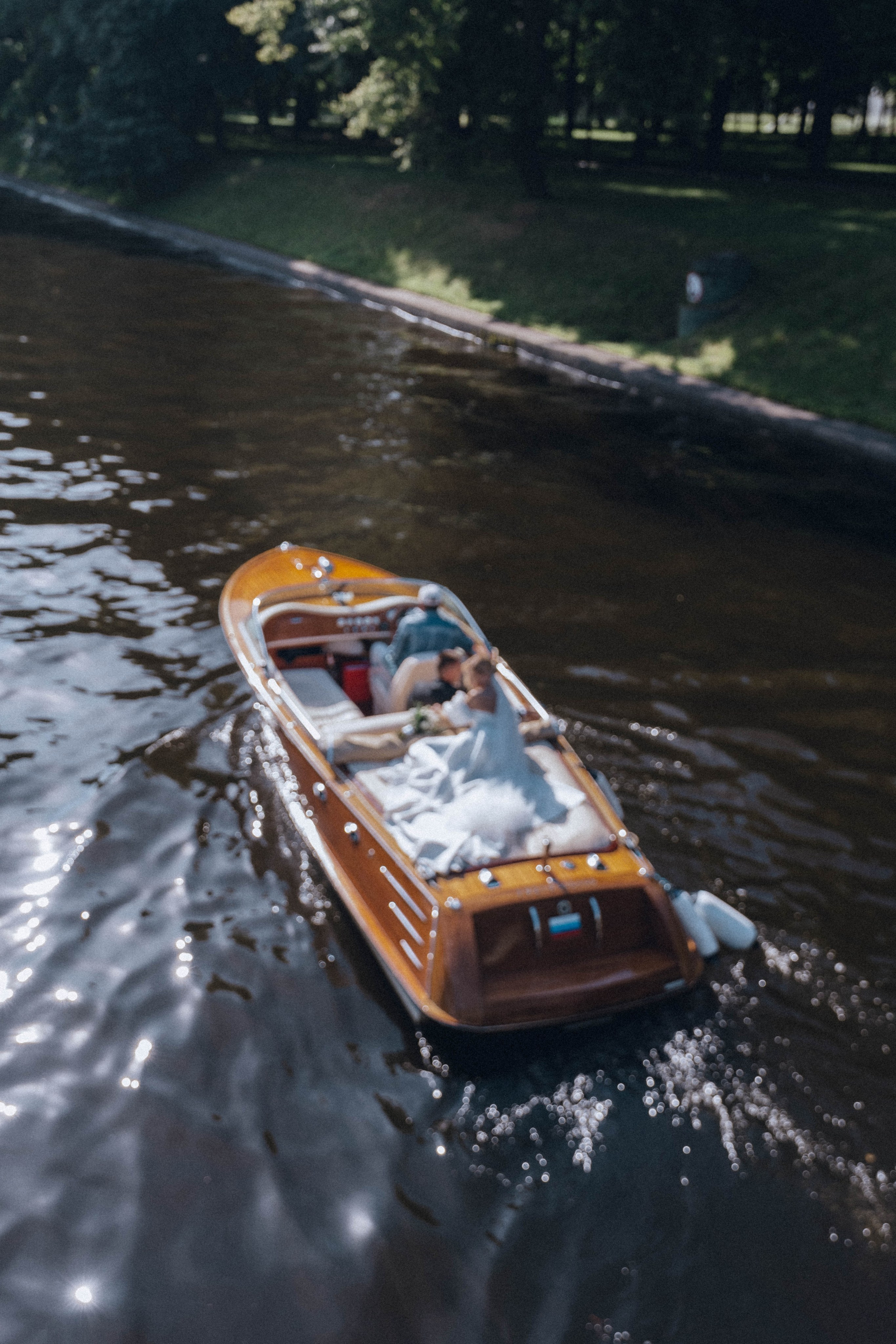 СВАДЕНБНАЯ СЬЕМКА НА КАТЕРЕ ПО КАНАЛАМ САНКТ-ПЕТЕРБУРГА И В АКВАТОРИИ НЕВЫ. Профессиональный фотограф, Санкт-Петербург — Виктория Богомолова