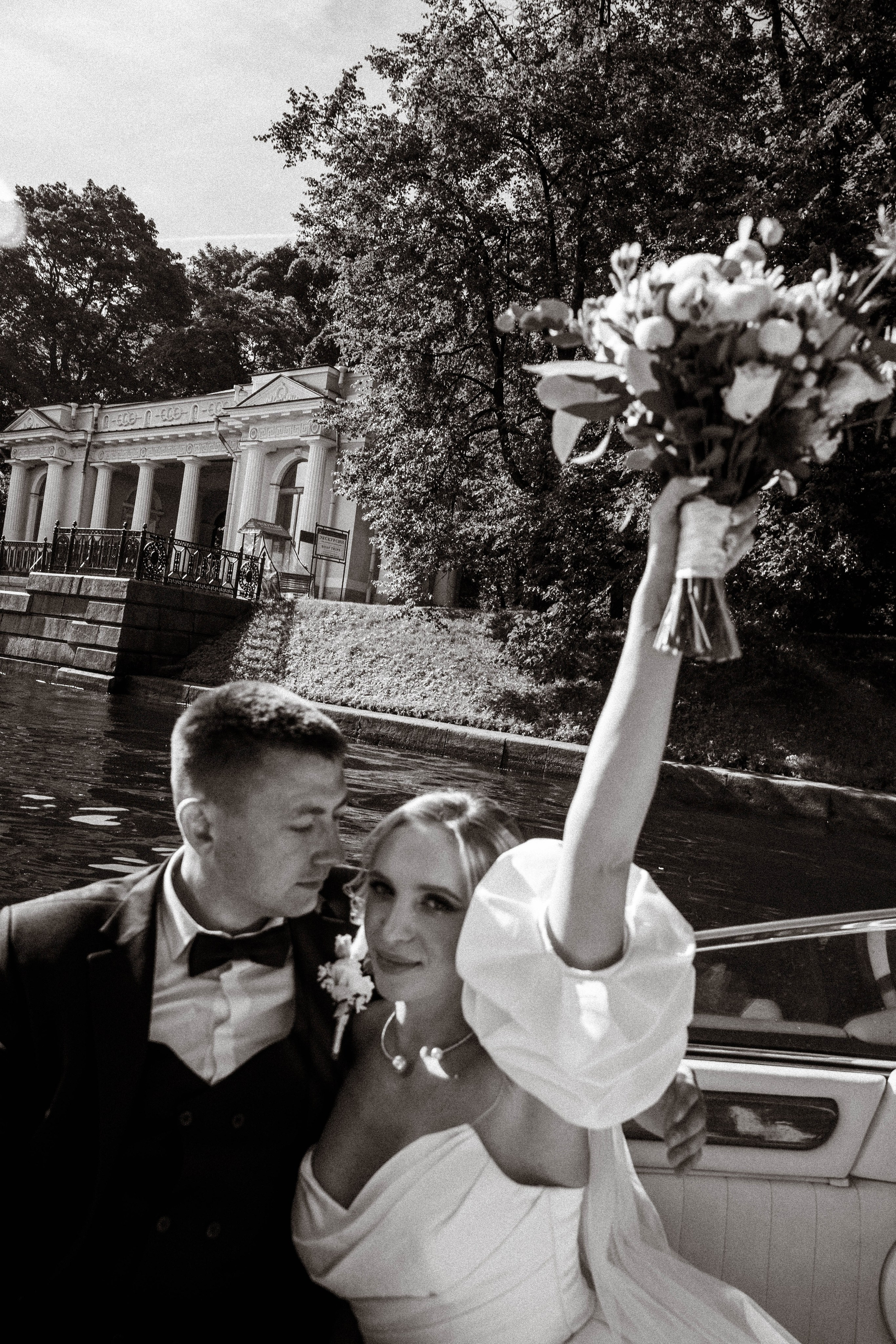 СВАДЕНБНАЯ СЬЕМКА НА КАТЕРЕ ПО КАНАЛАМ САНКТ-ПЕТЕРБУРГА И В АКВАТОРИИ НЕВЫ. Профессиональный фотограф, Санкт-Петербург — Виктория Богомолова