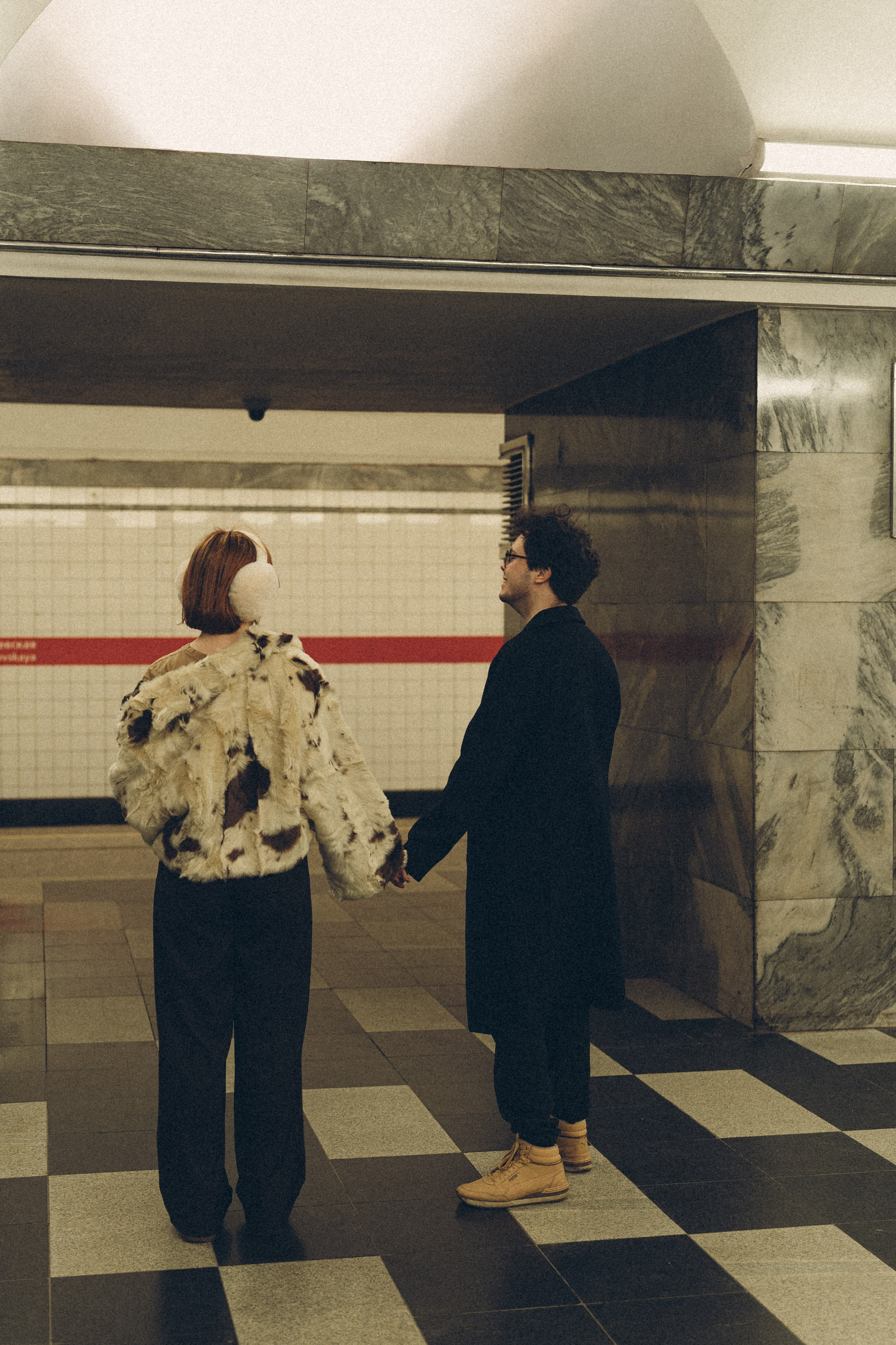 НОВОГОДНЯЯ ФОТОСЕСИИЯ ПАРЫ В МЕТРО ЛЮБОВЬ. Профессиональный фотограф, Санкт-Петербург — Виктория Богомолова