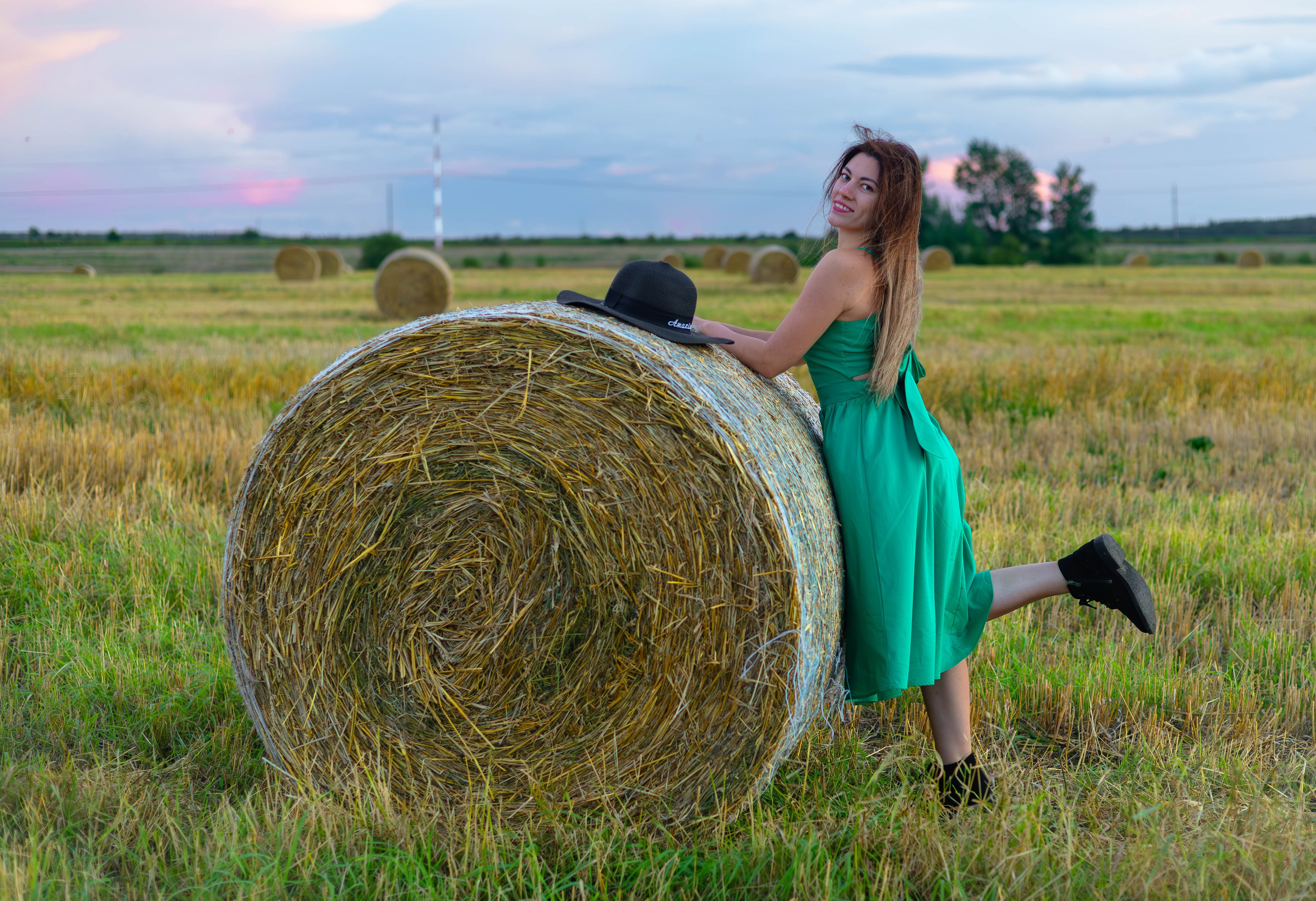 Анастасия. Закат в поле. Портретный фотограф Панферова Регина г. Санкт-Петербург, г. Казань