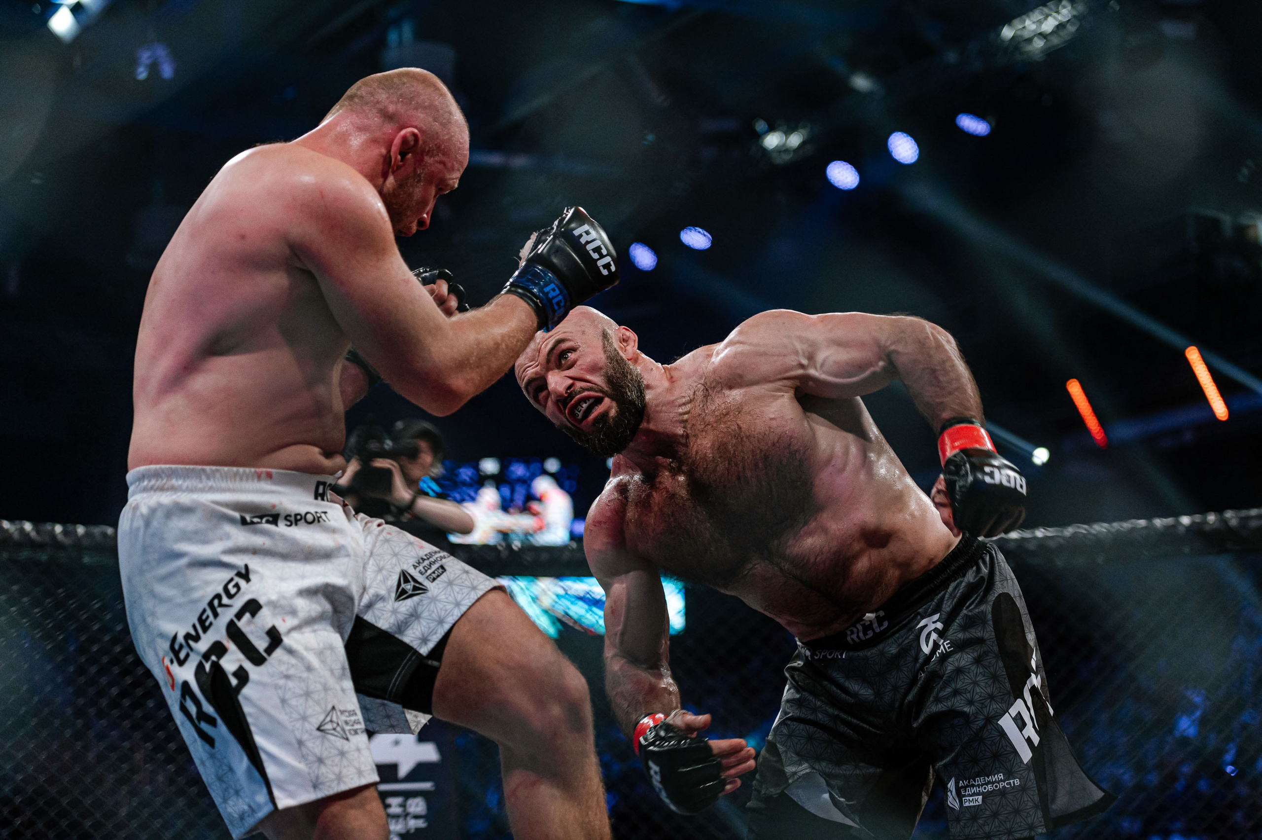 RCC MMA. Максим Комаров — Профессиональный фотограф