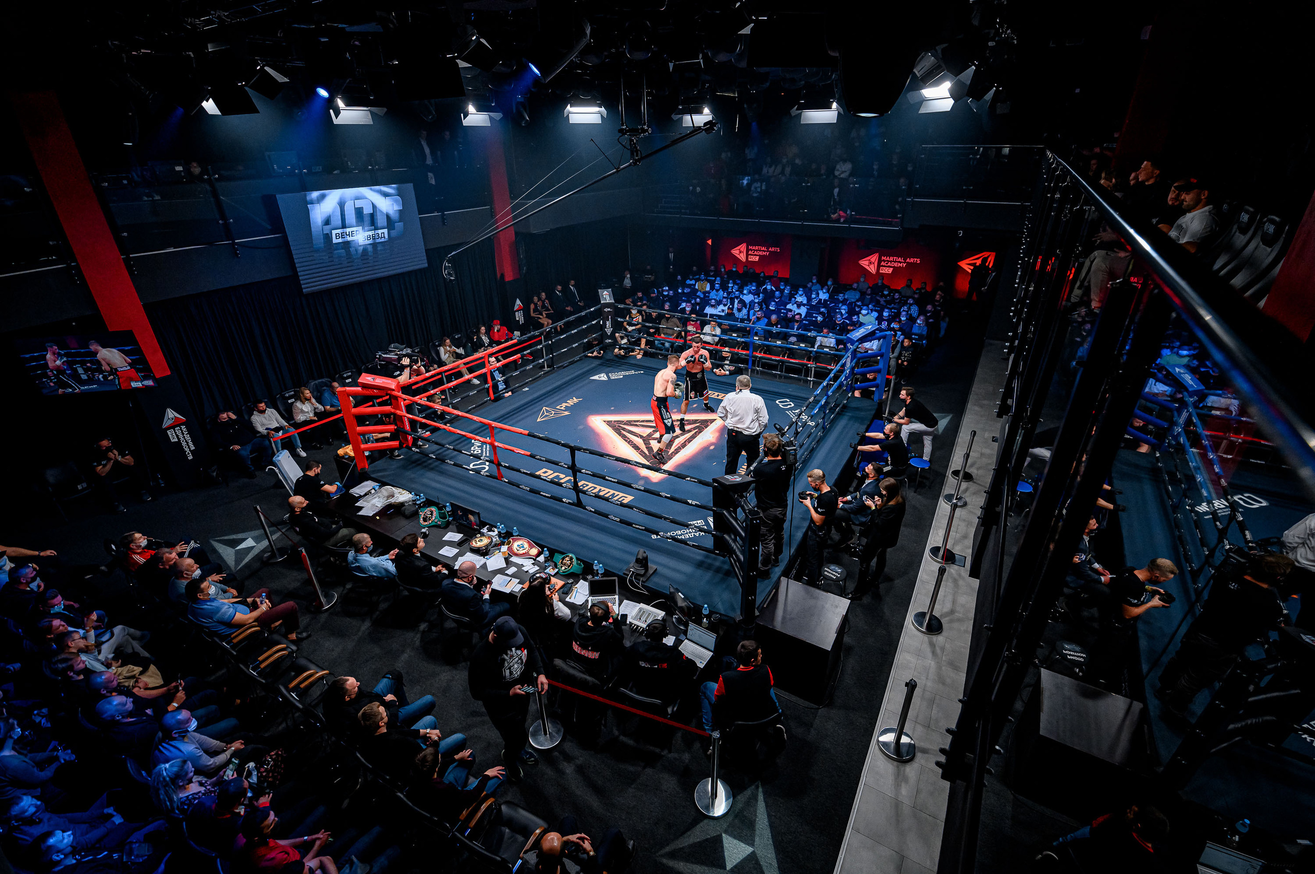 RCC Boxing. Максим Комаров — Профессиональный фотограф