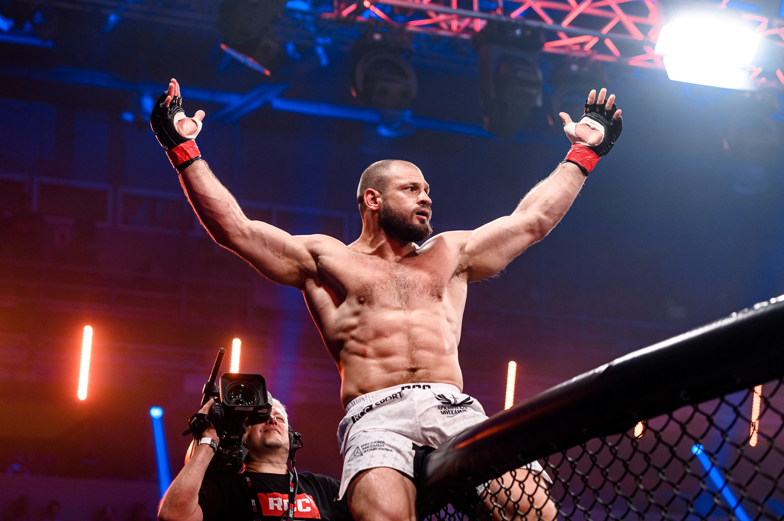 RCC MMA. Максим Комаров — Профессиональный фотограф