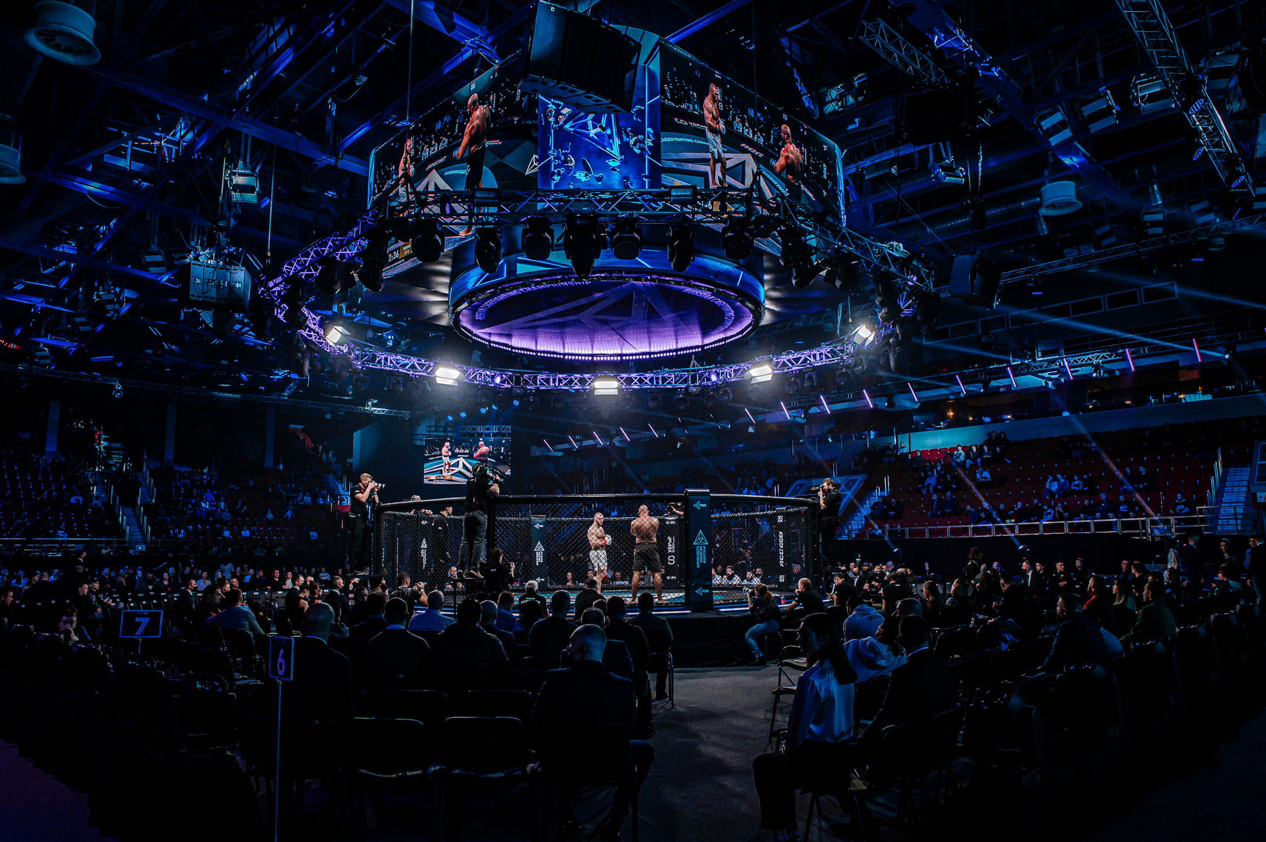 RCC MMA. Максим Комаров — Профессиональный фотограф