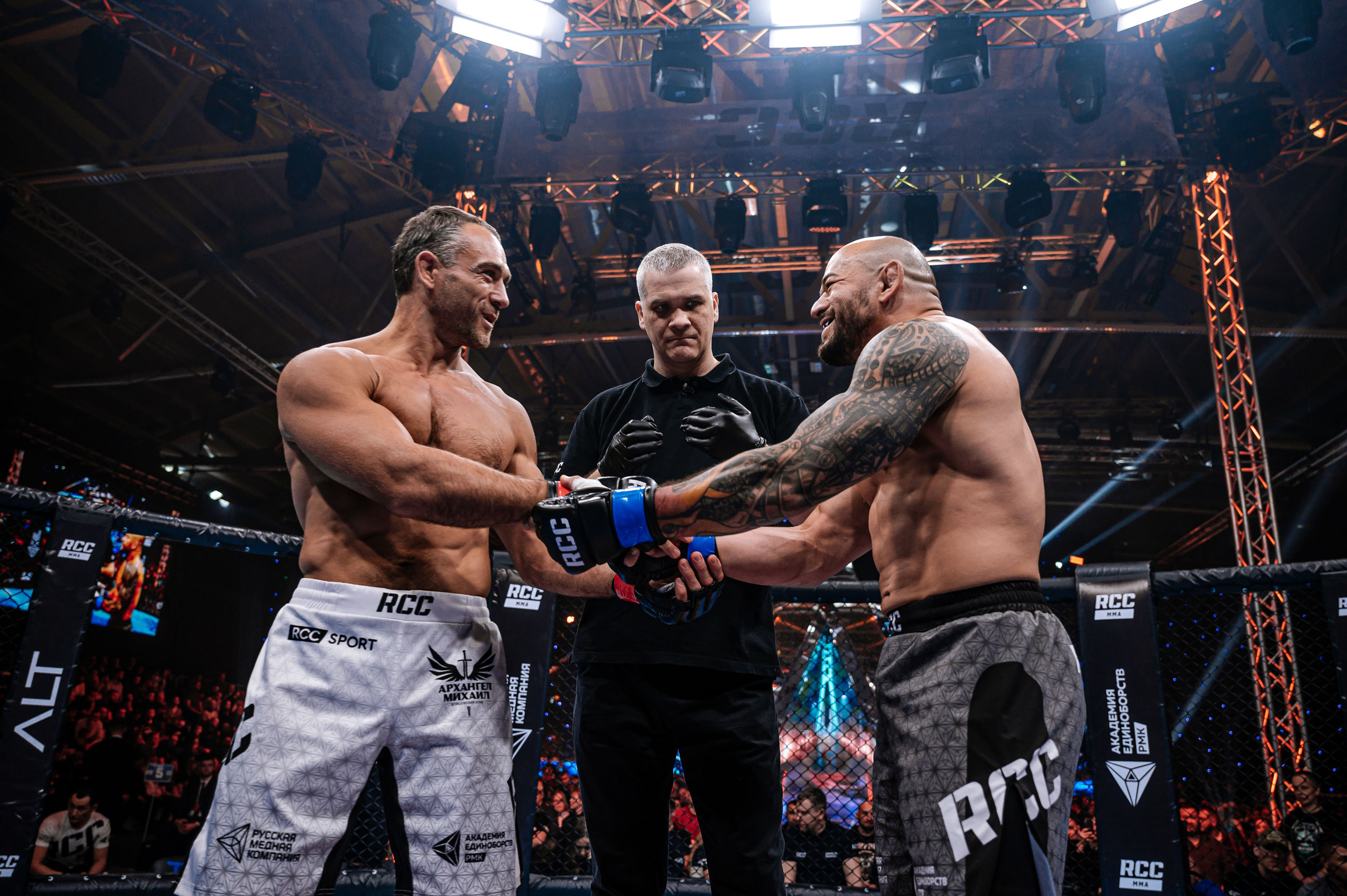 RCC MMA. Максим Комаров — Профессиональный фотограф