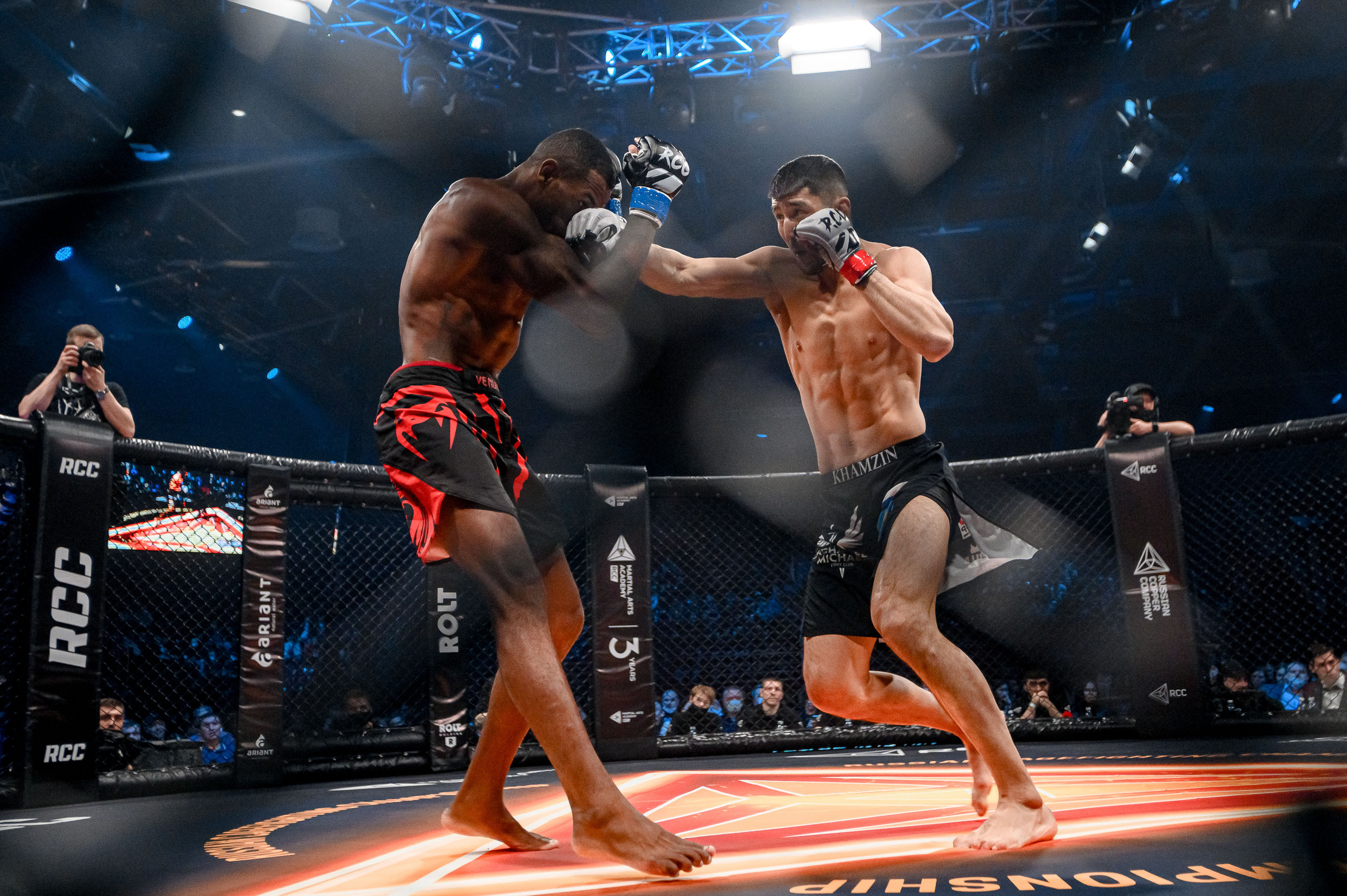 RCC MMA. Максим Комаров — Профессиональный фотограф