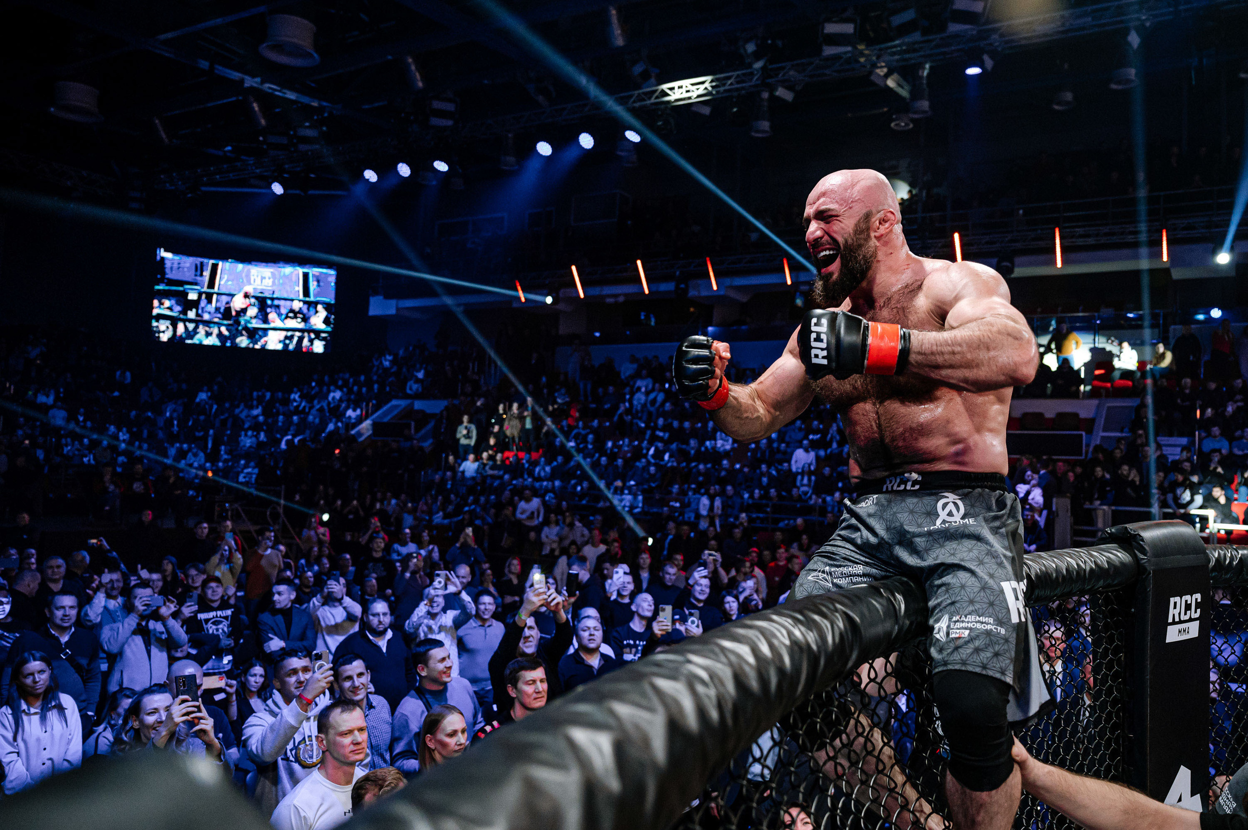 RCC MMA. Максим Комаров — Профессиональный фотограф