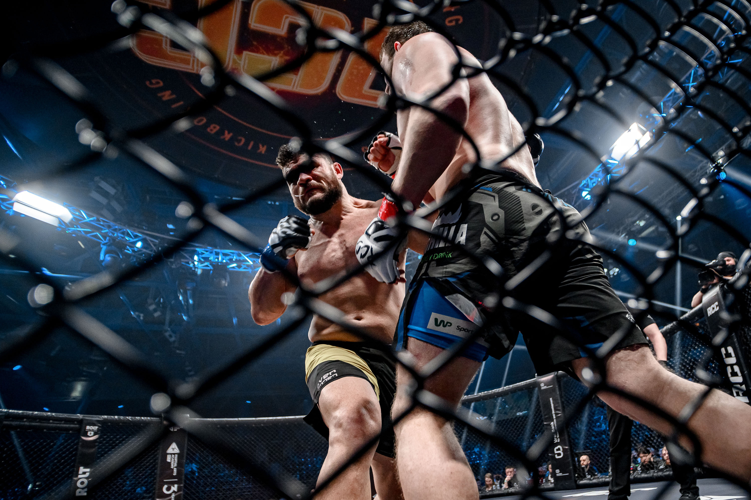 RCC MMA. Максим Комаров — Профессиональный фотограф