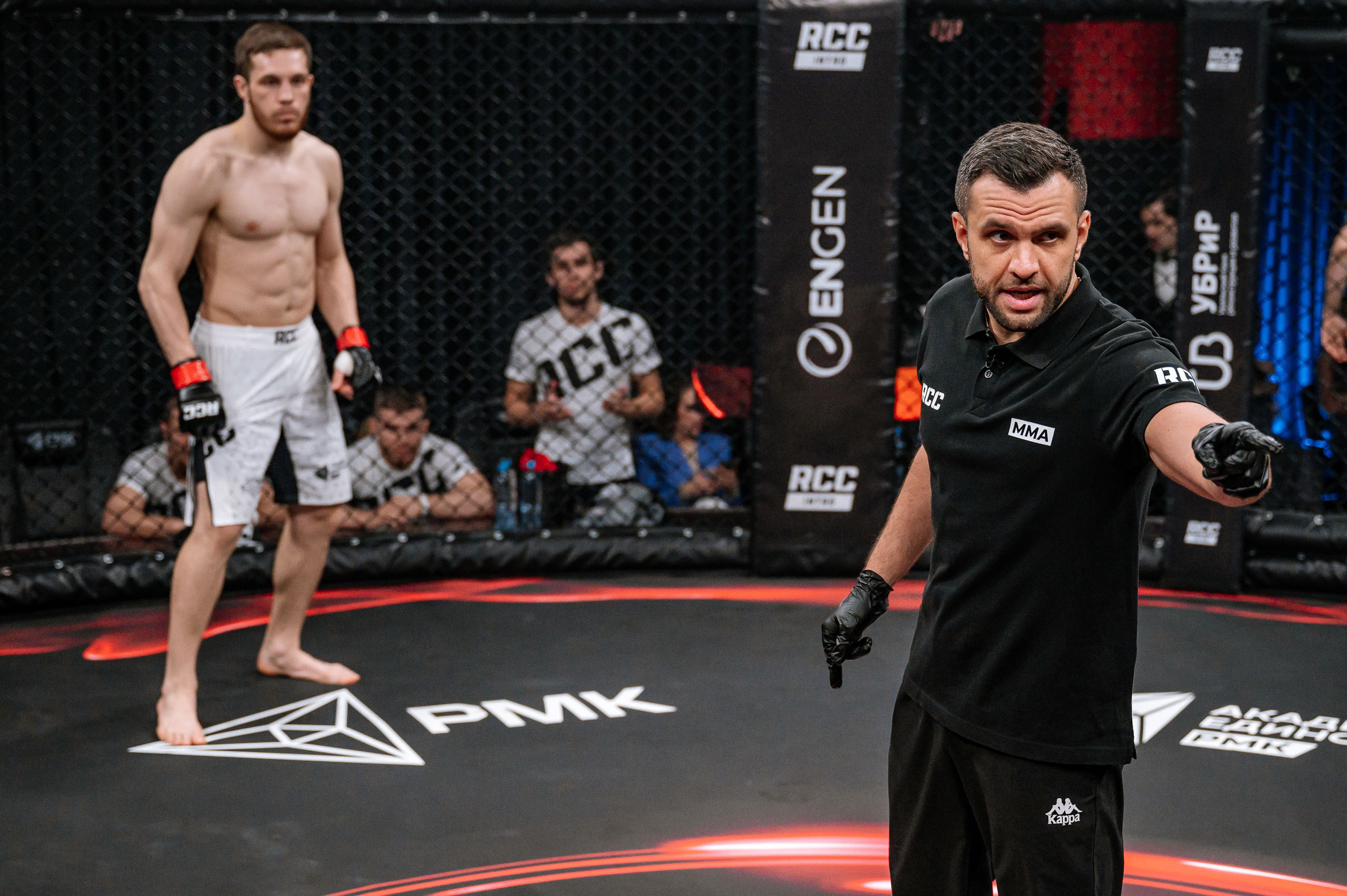 RCC MMA. Максим Комаров — Профессиональный фотограф