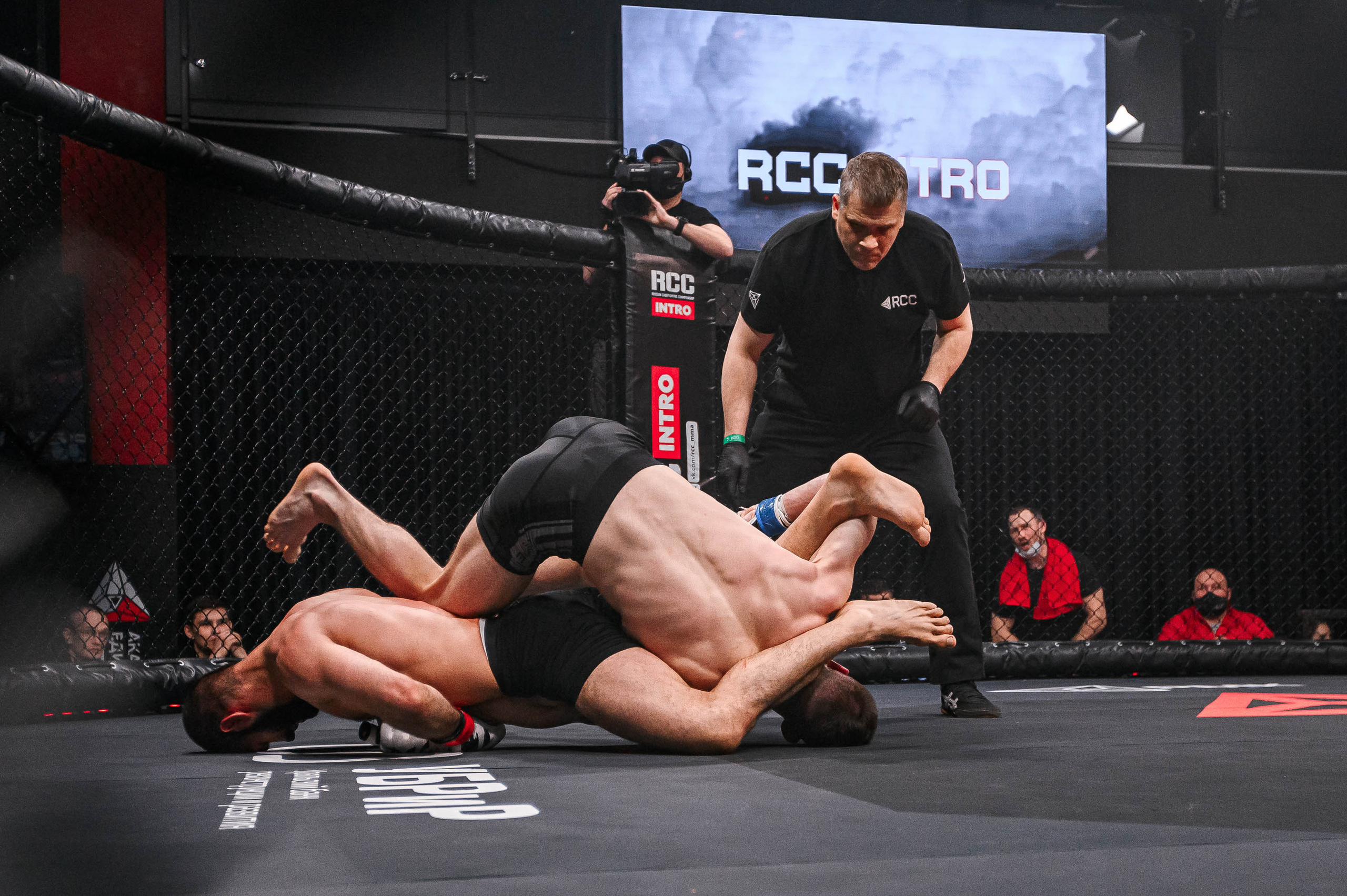 RCC MMA. Максим Комаров — Профессиональный фотограф