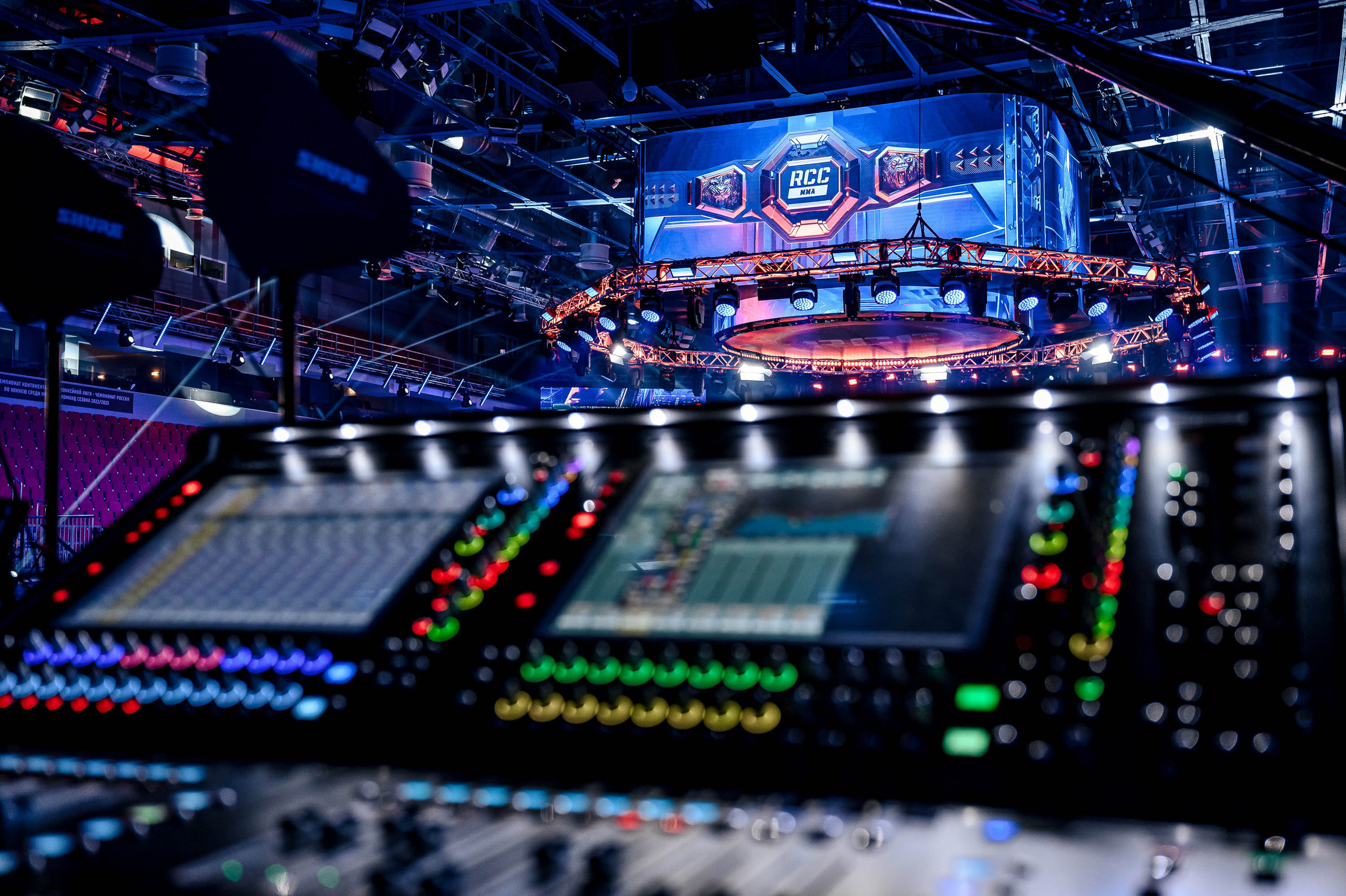 RCC MMA. Максим Комаров — Профессиональный фотограф