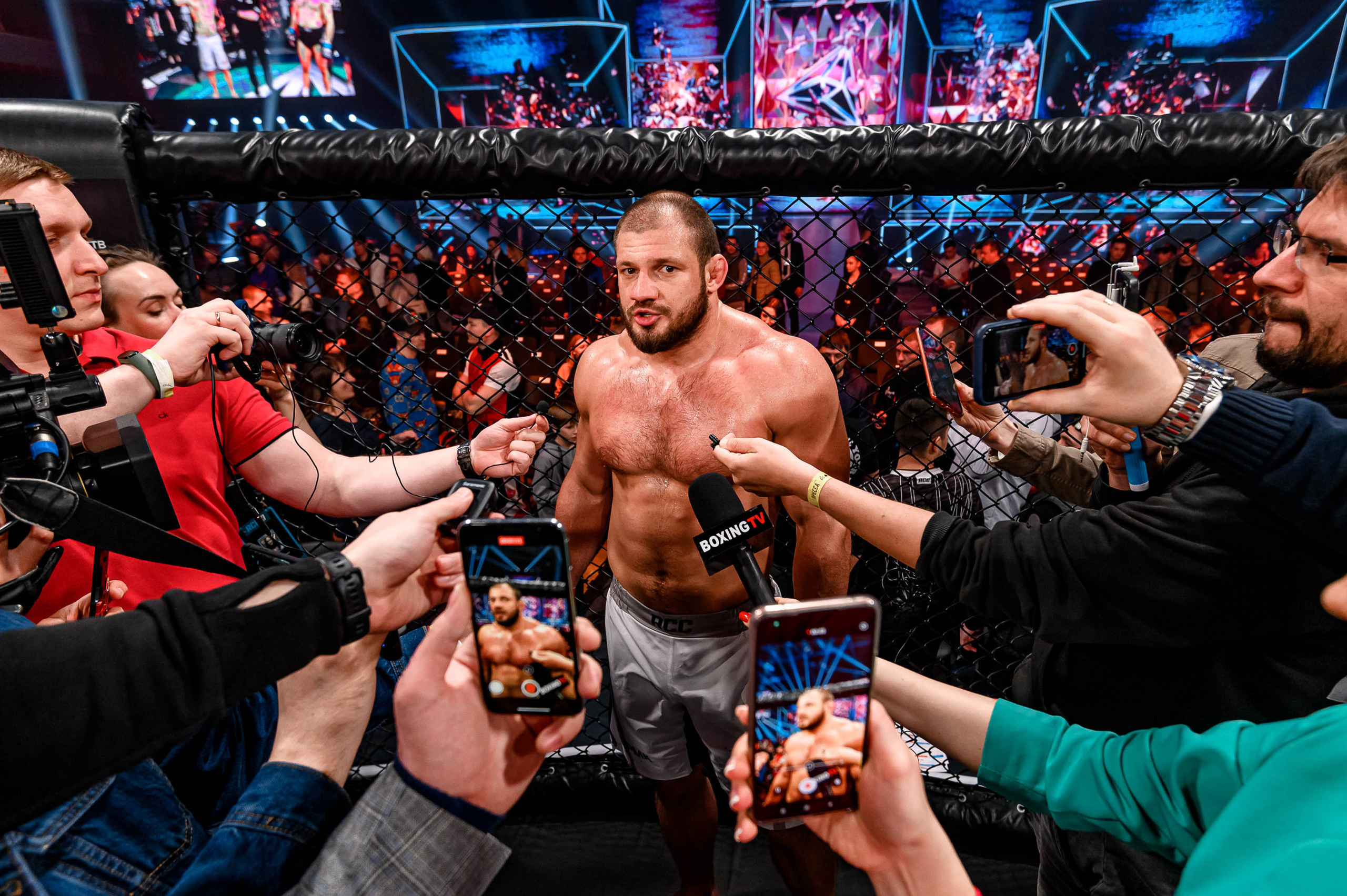 RCC MMA. Максим Комаров — Профессиональный фотограф