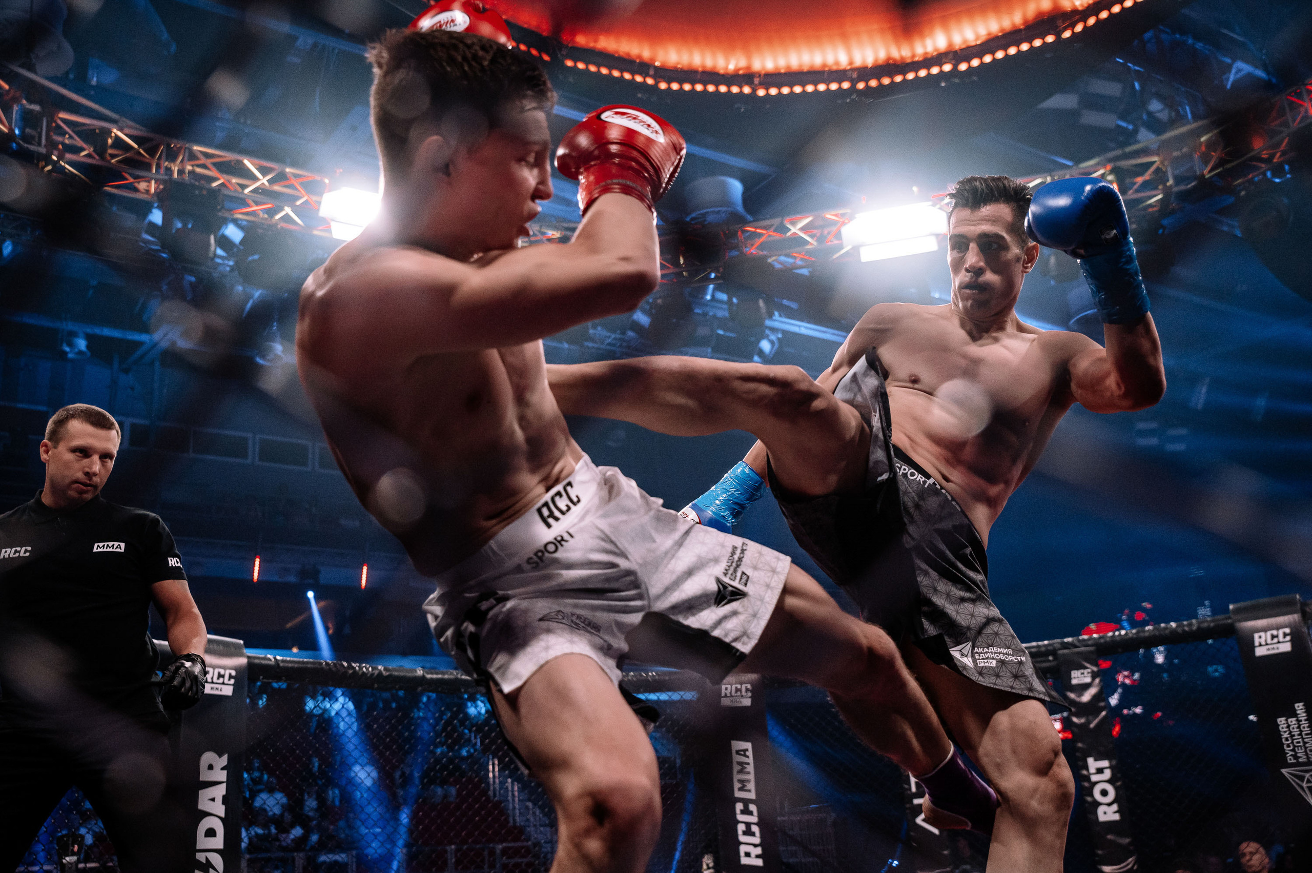 RCC MMA. Максим Комаров — Профессиональный фотограф