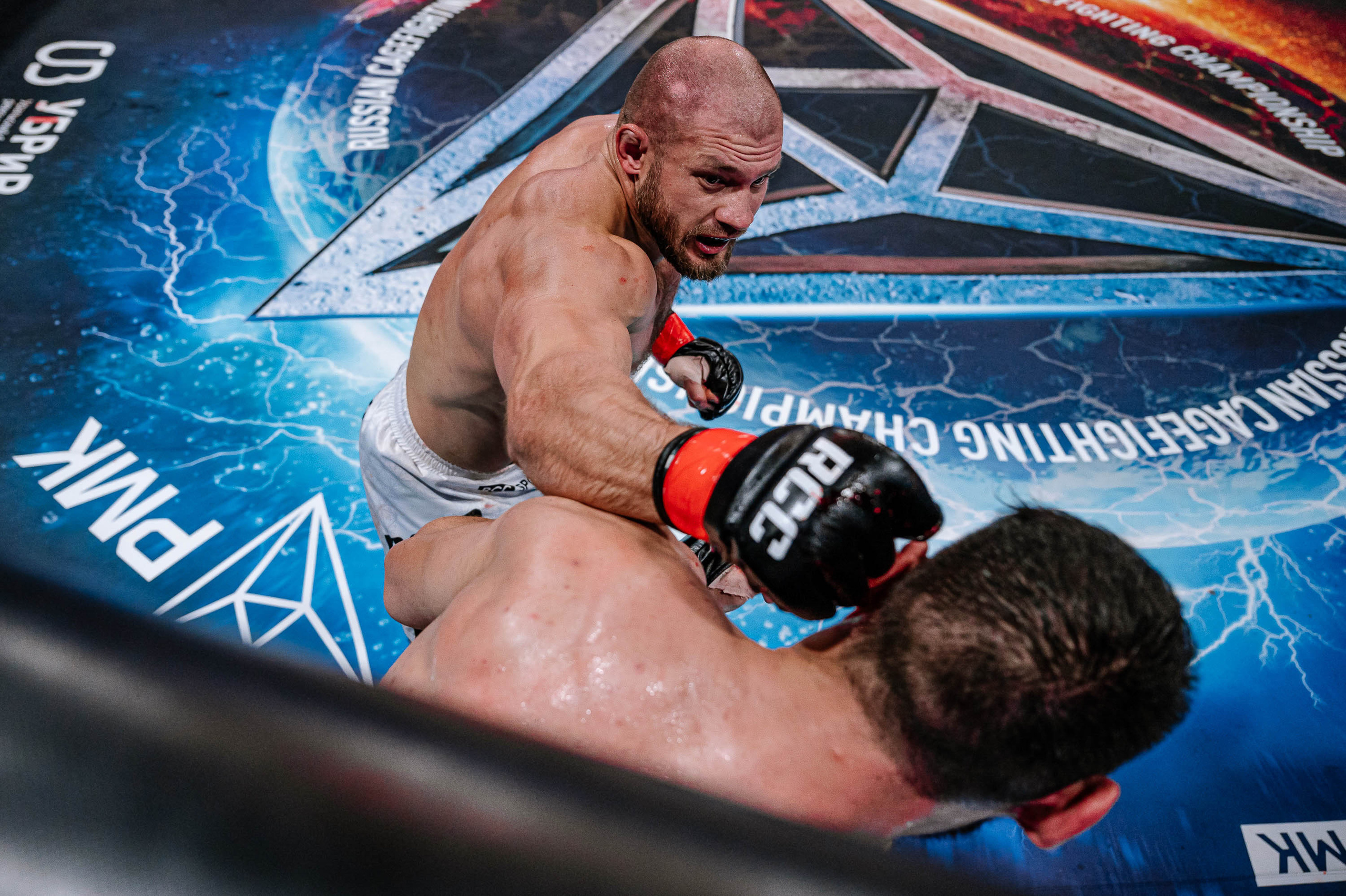 RCC MMA. Максим Комаров — Профессиональный фотограф