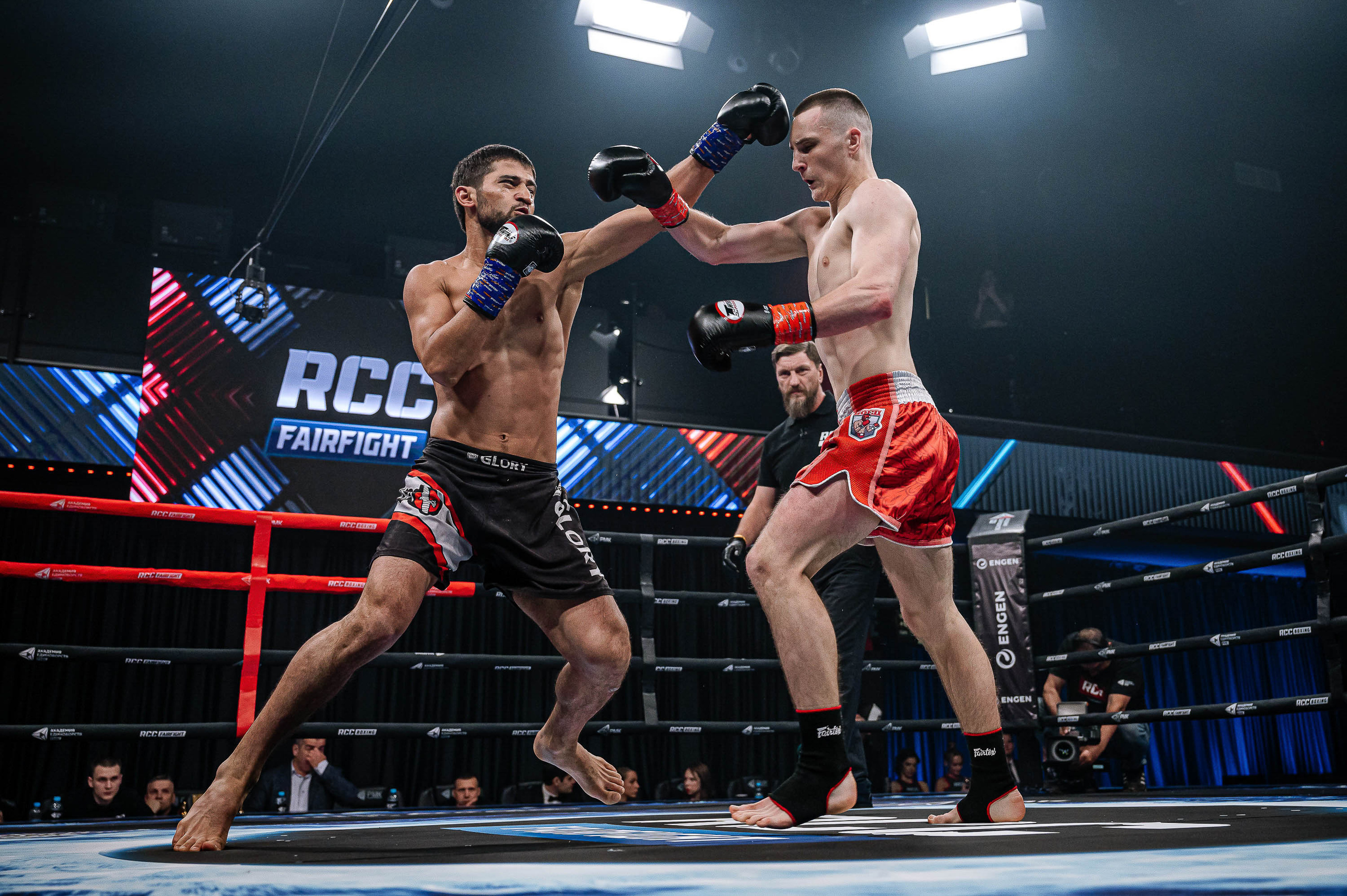 RCC Boxing. Максим Комаров — Профессиональный фотограф