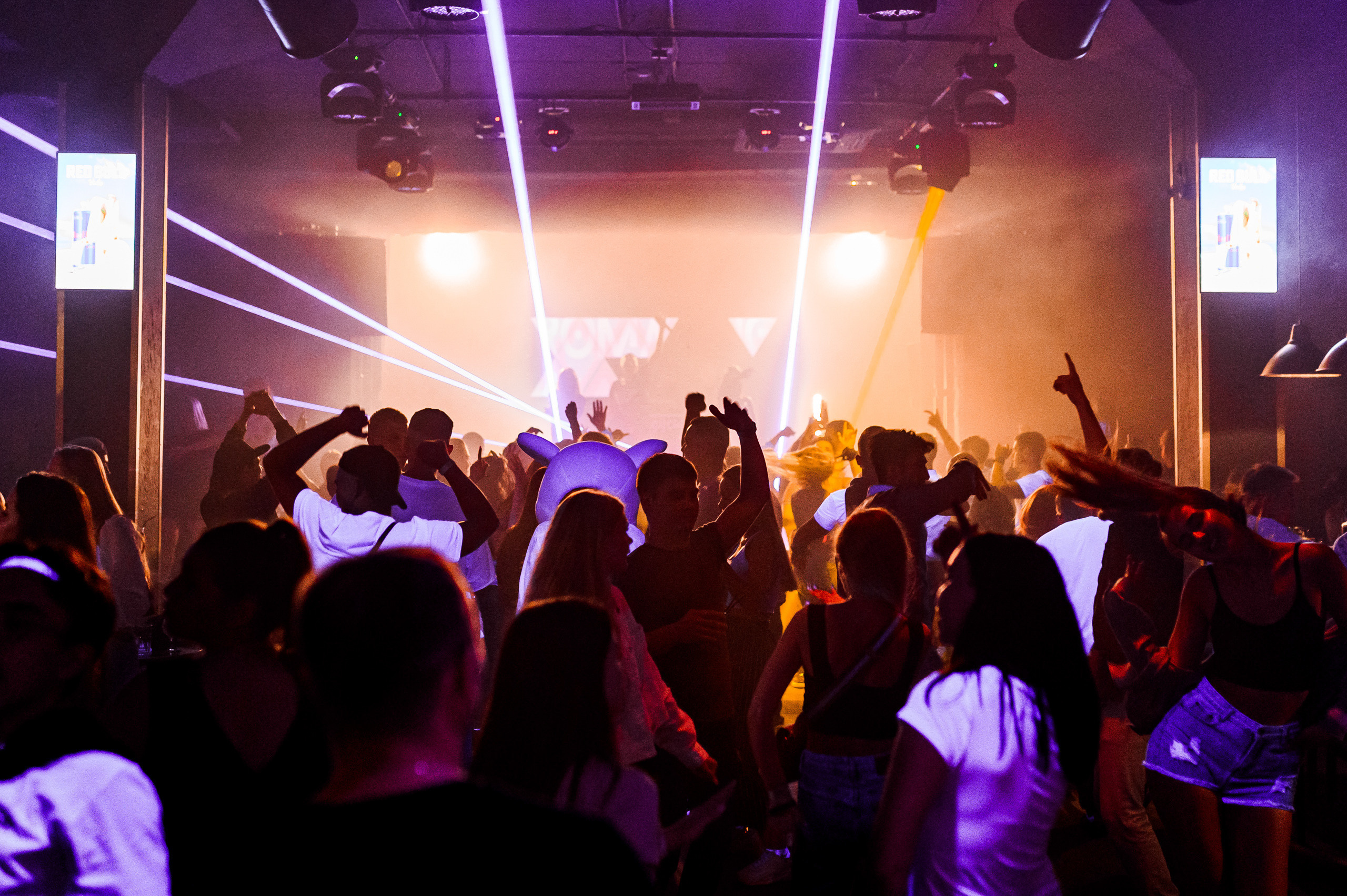 Клубы/Бары. Максим Комаров — Профессиональный фотограф