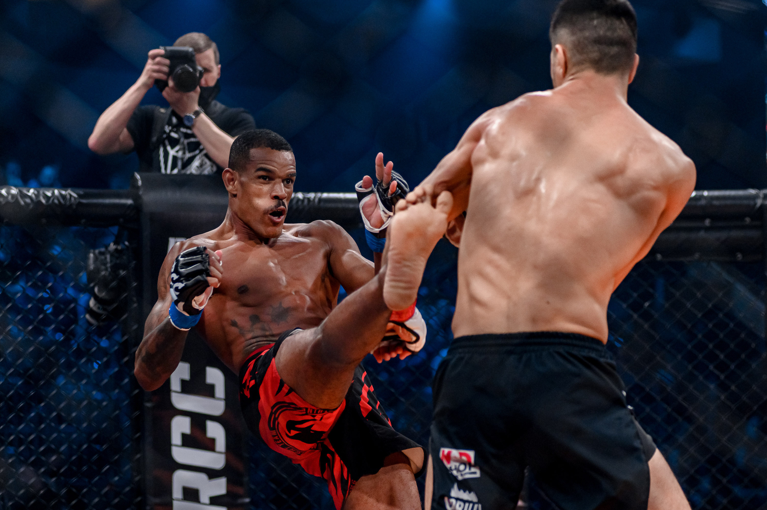 RCC MMA. Максим Комаров — Профессиональный фотограф