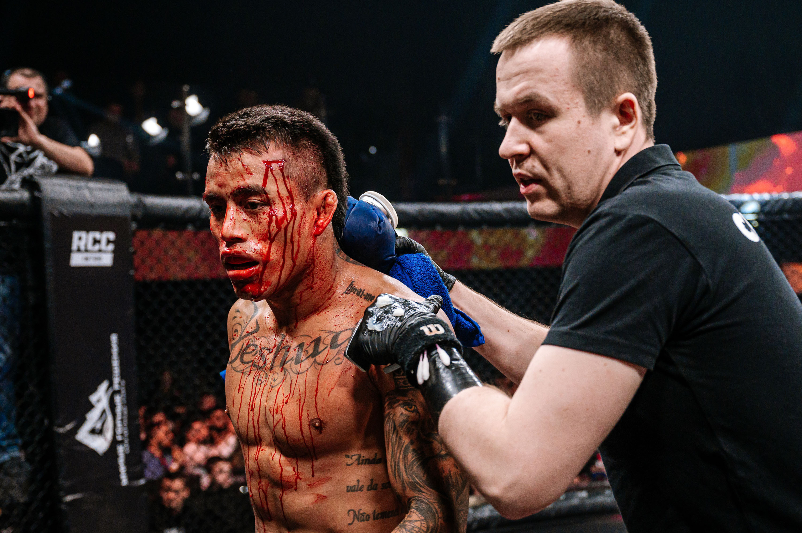 RCC MMA. Максим Комаров — Профессиональный фотограф