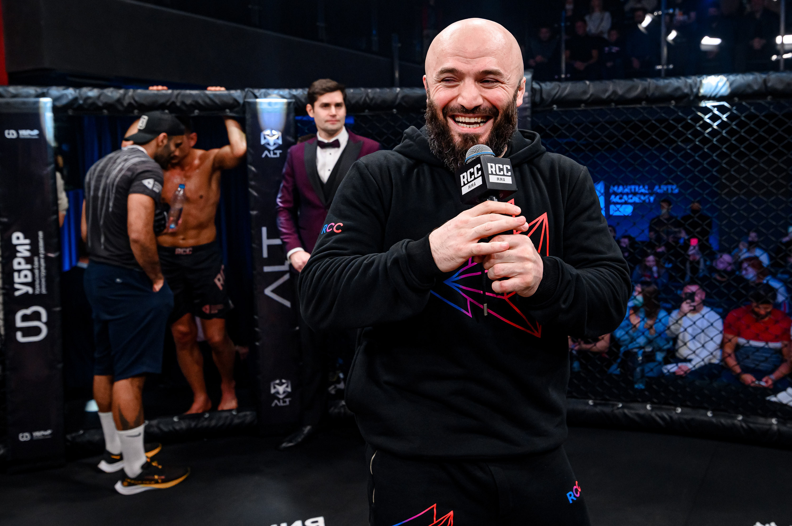 RCC MMA. Максим Комаров — Профессиональный фотограф