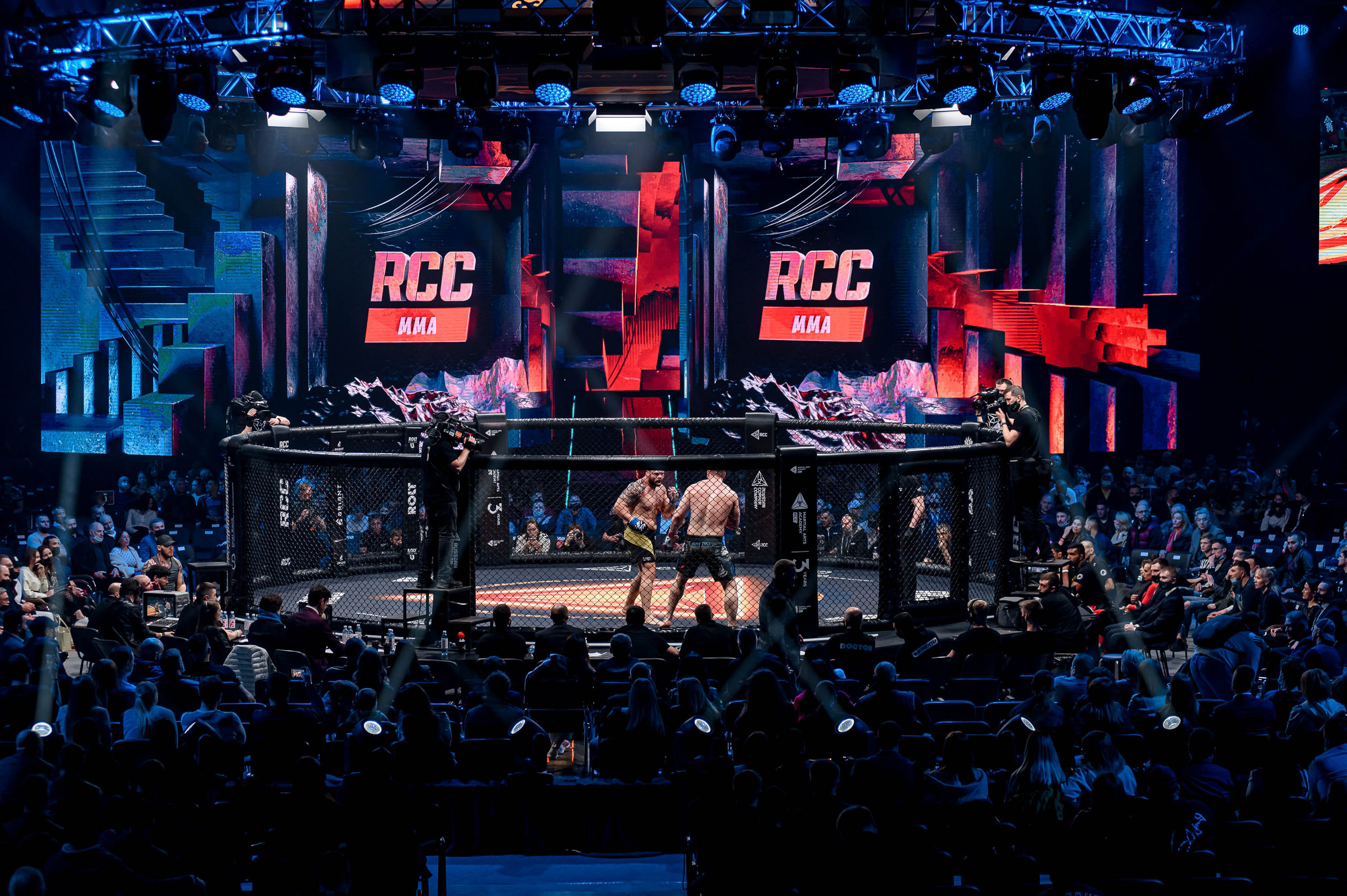 RCC MMA. Максим Комаров — Профессиональный фотограф