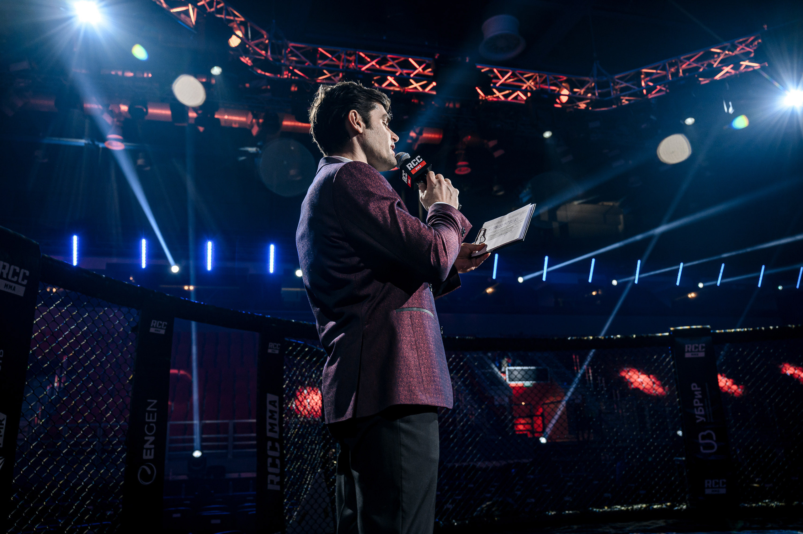 RCC MMA. Максим Комаров — Профессиональный фотограф