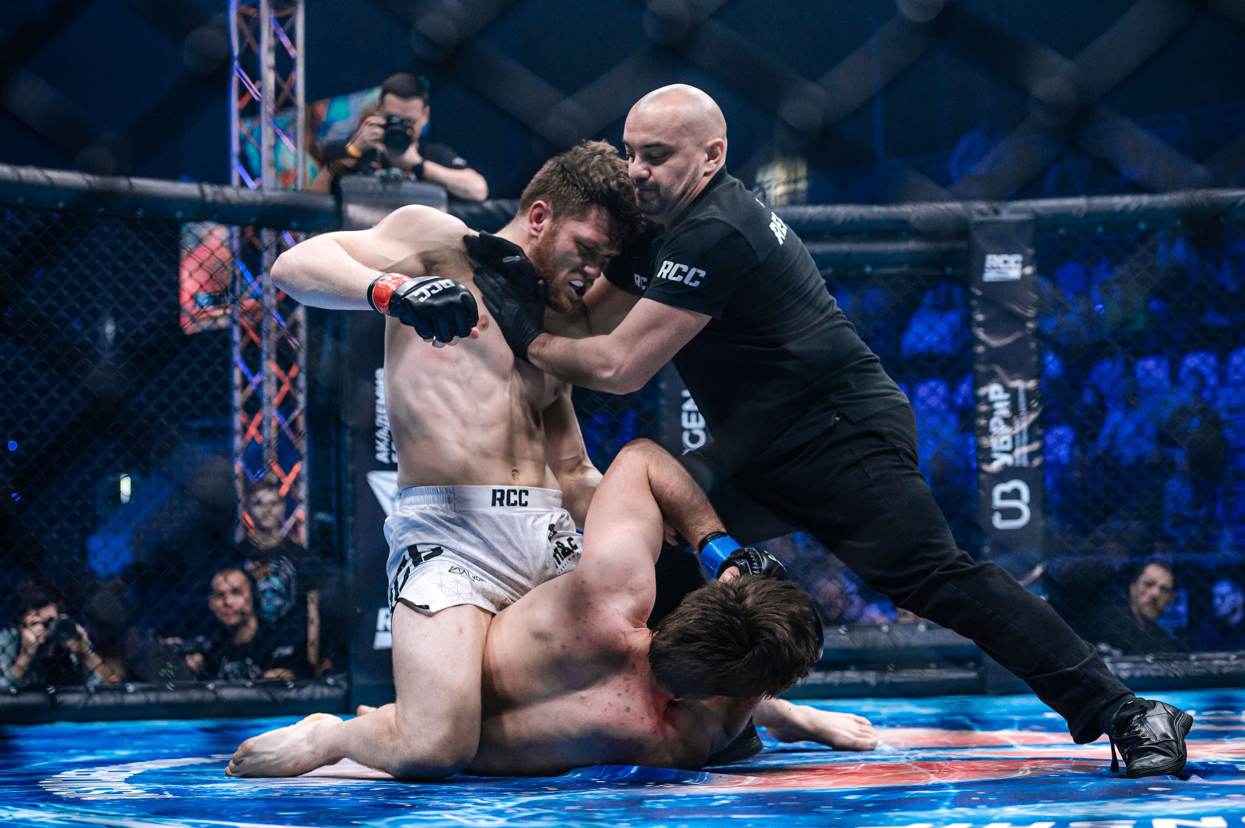 RCC MMA. Максим Комаров — Профессиональный фотограф