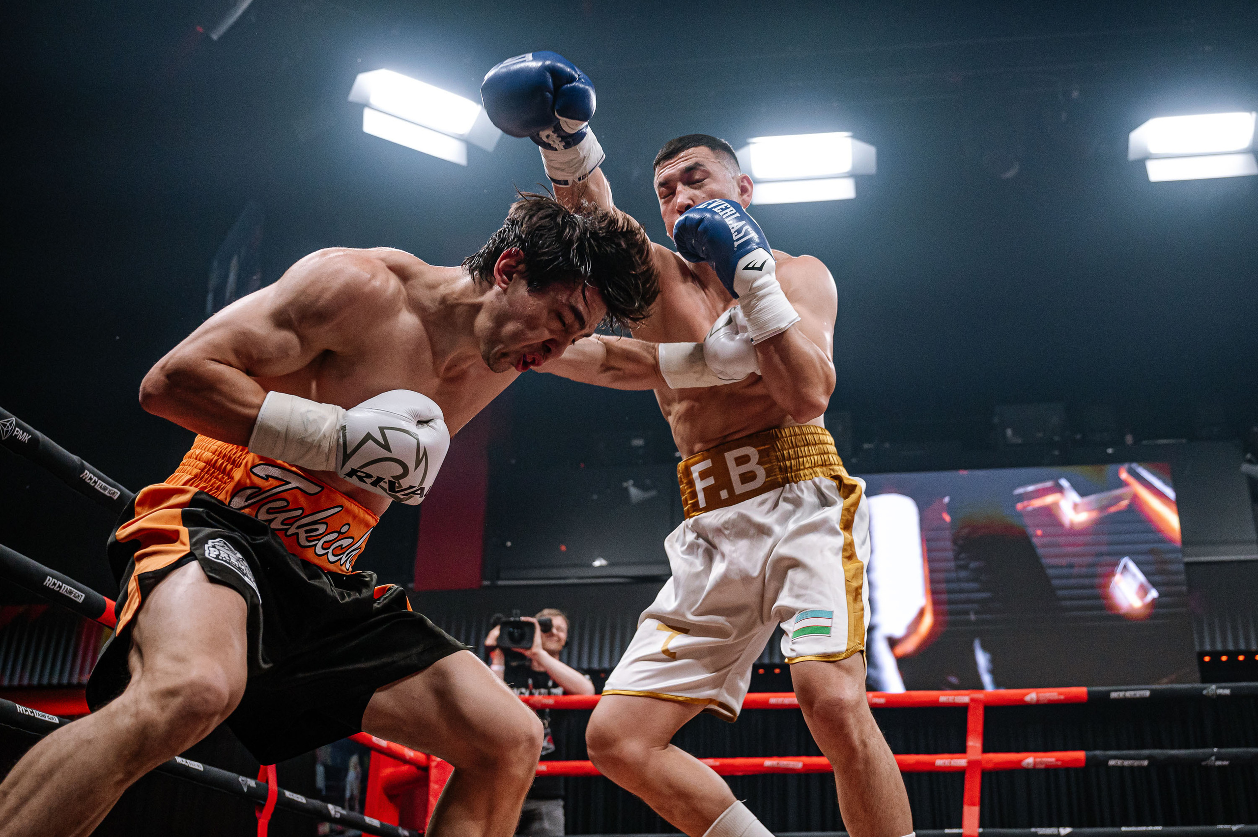 RCC Boxing. Максим Комаров — Профессиональный фотограф