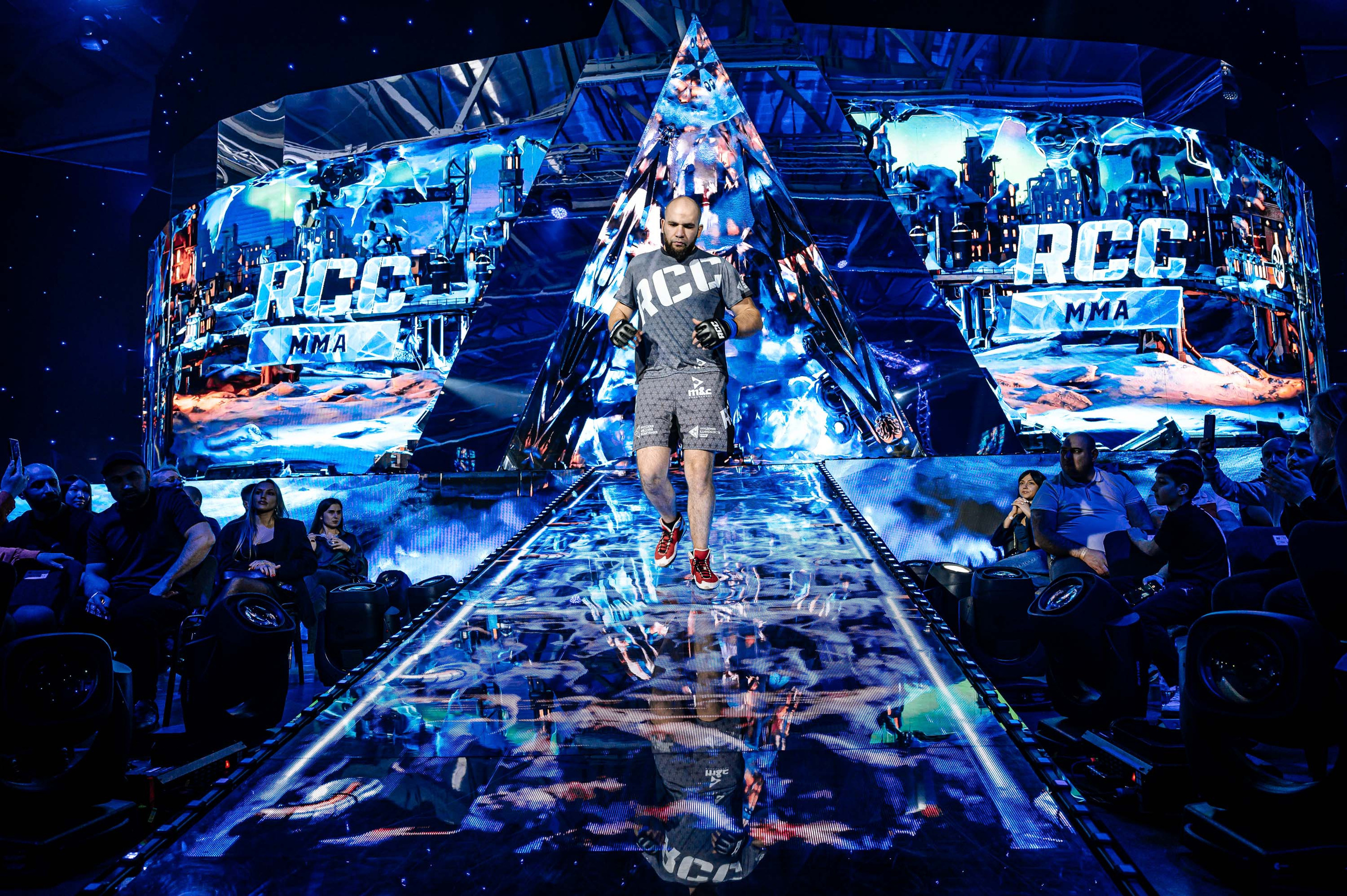 RCC MMA. Максим Комаров — Профессиональный фотограф