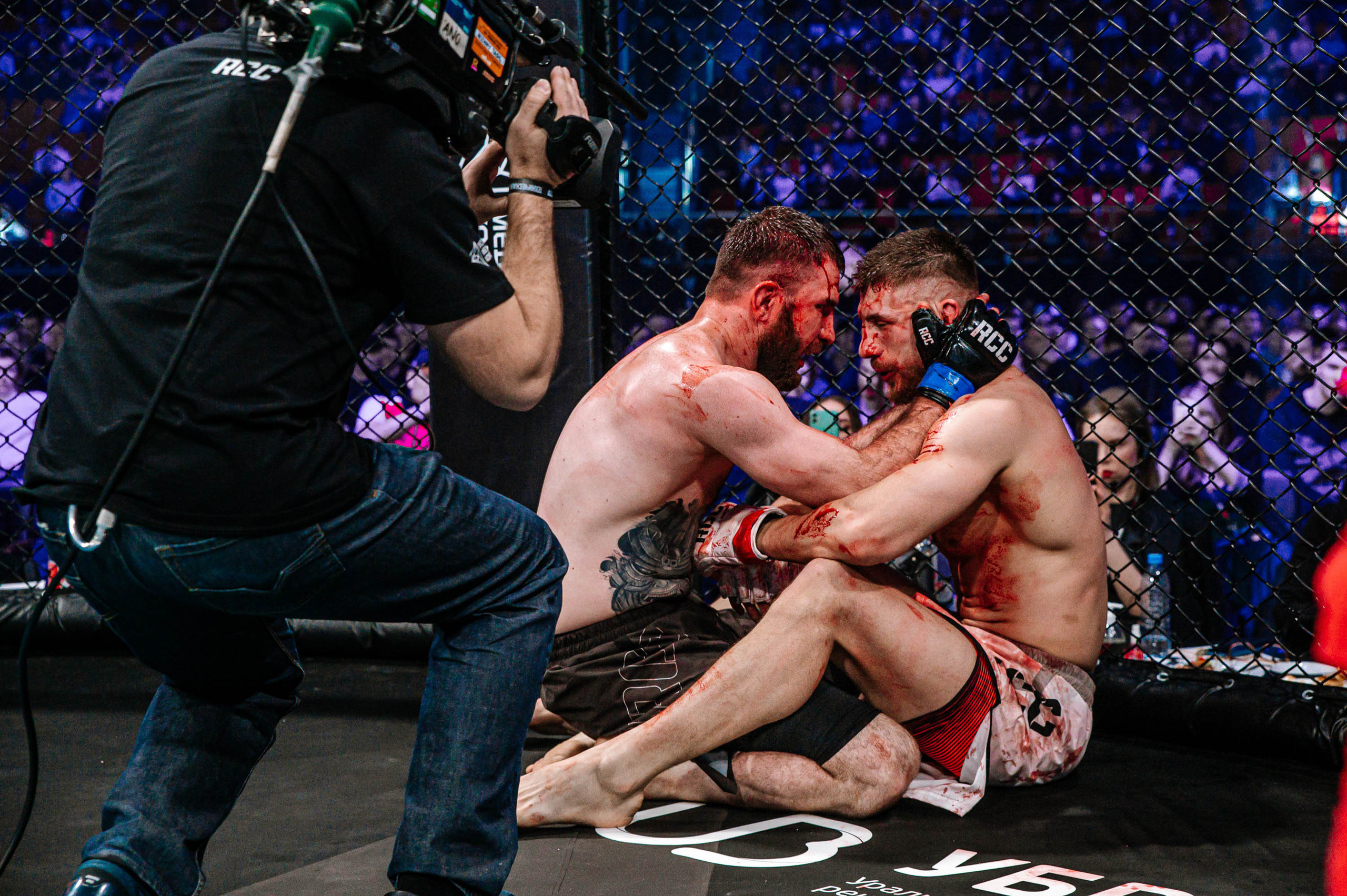 RCC MMA. Максим Комаров — Профессиональный фотограф