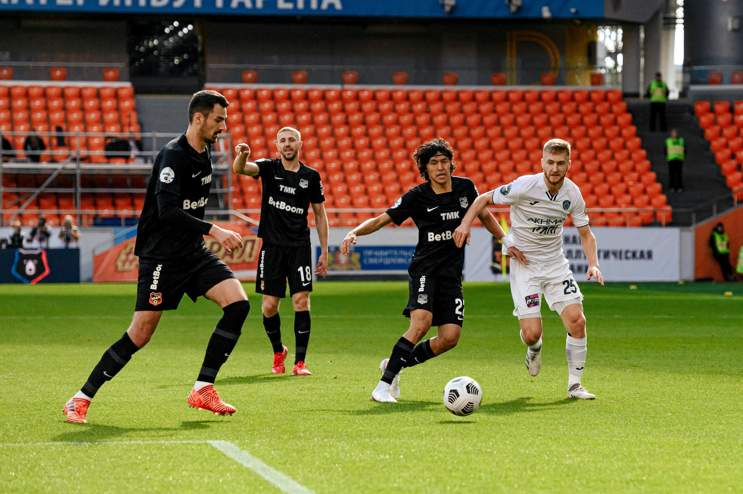 ФУТБОЛЬНЫЙ КЛУБ «УРАЛ» (ЕКАТЕРИНБУРГ). Максим Комаров — Профессиональный фотограф