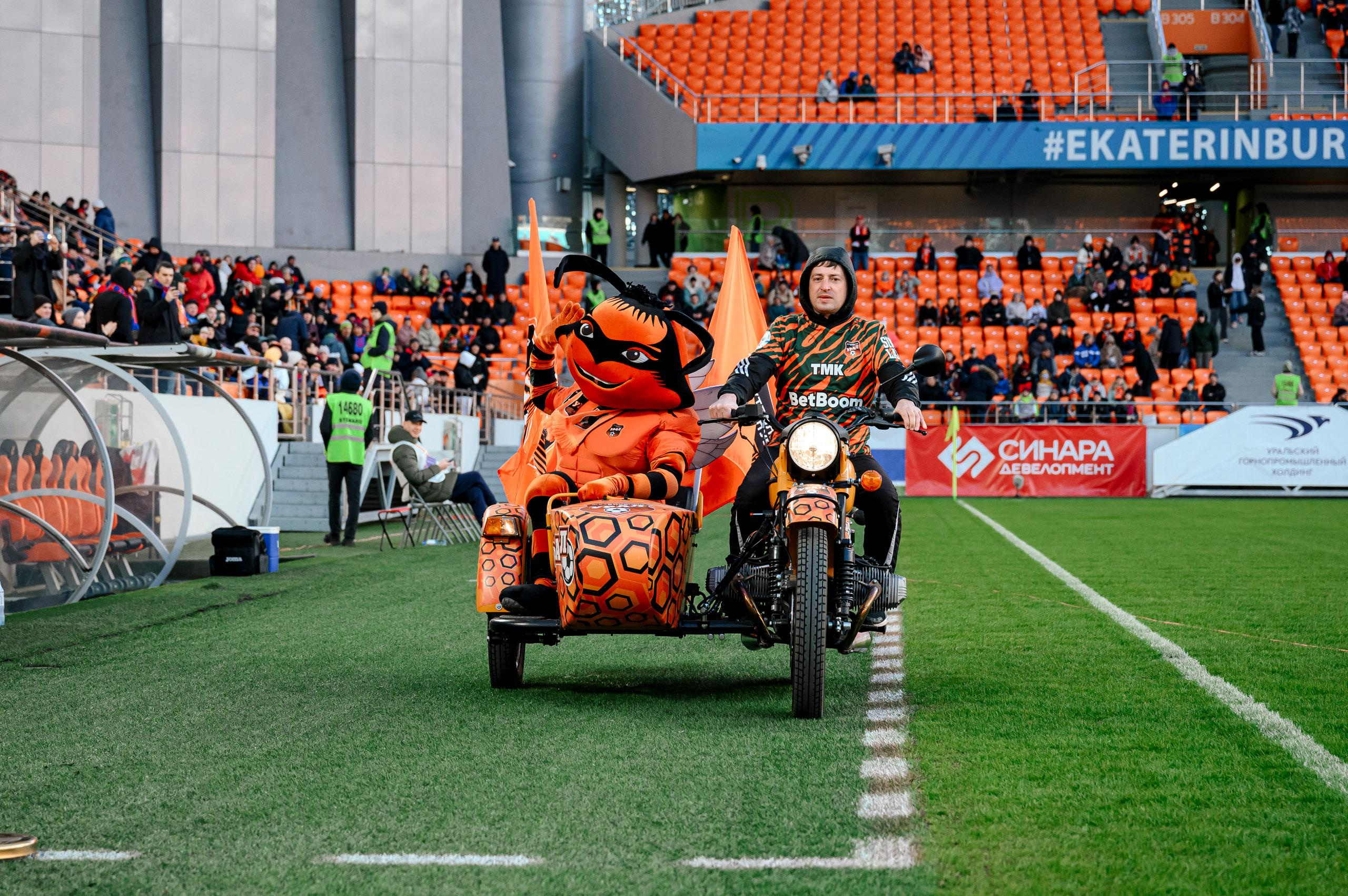 ФУТБОЛЬНЫЙ КЛУБ «УРАЛ» (ЕКАТЕРИНБУРГ). Максим Комаров — Профессиональный фотограф