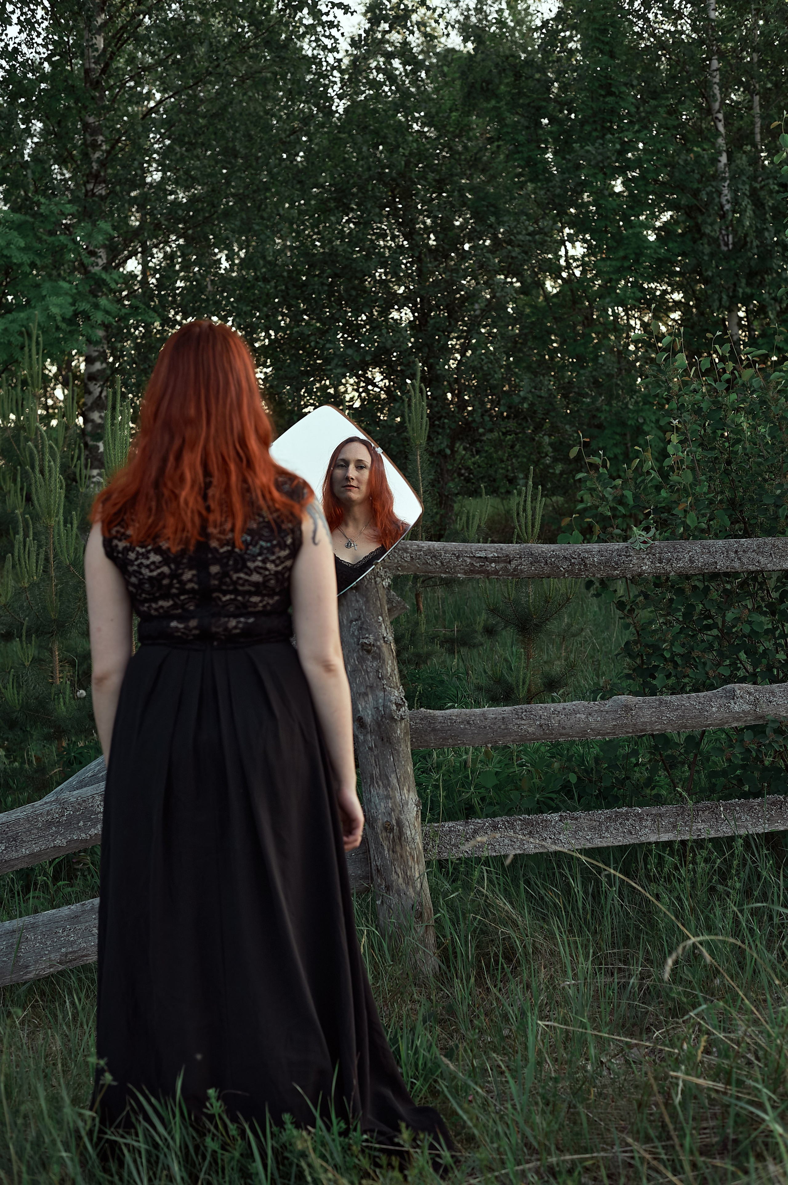 Аня. Болото и цветы. Женский фотограф в Череповце Даша Акулич