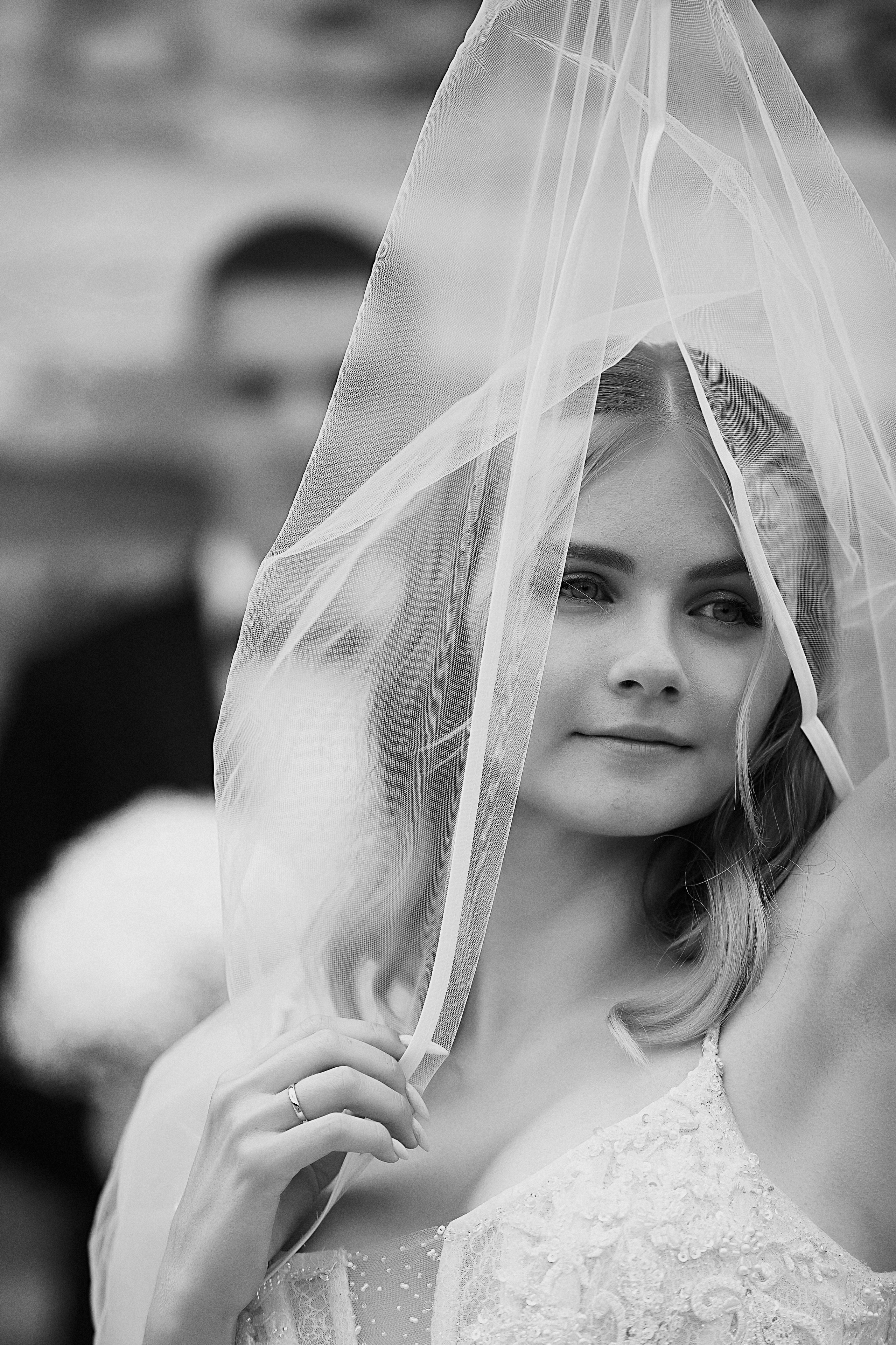 фата. свадебная фотосессия в парке