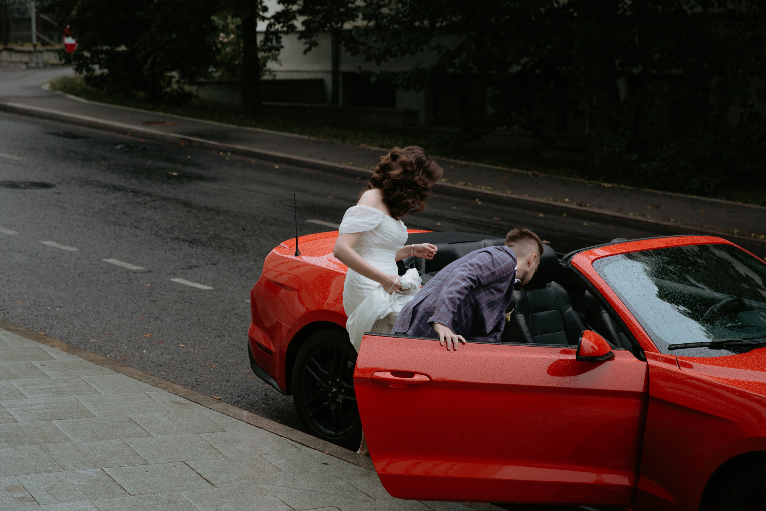 А я сяду в кабриолет, и уеду куда-нибудь. Свадебный и семейный фотограф в Москве Julia Juice