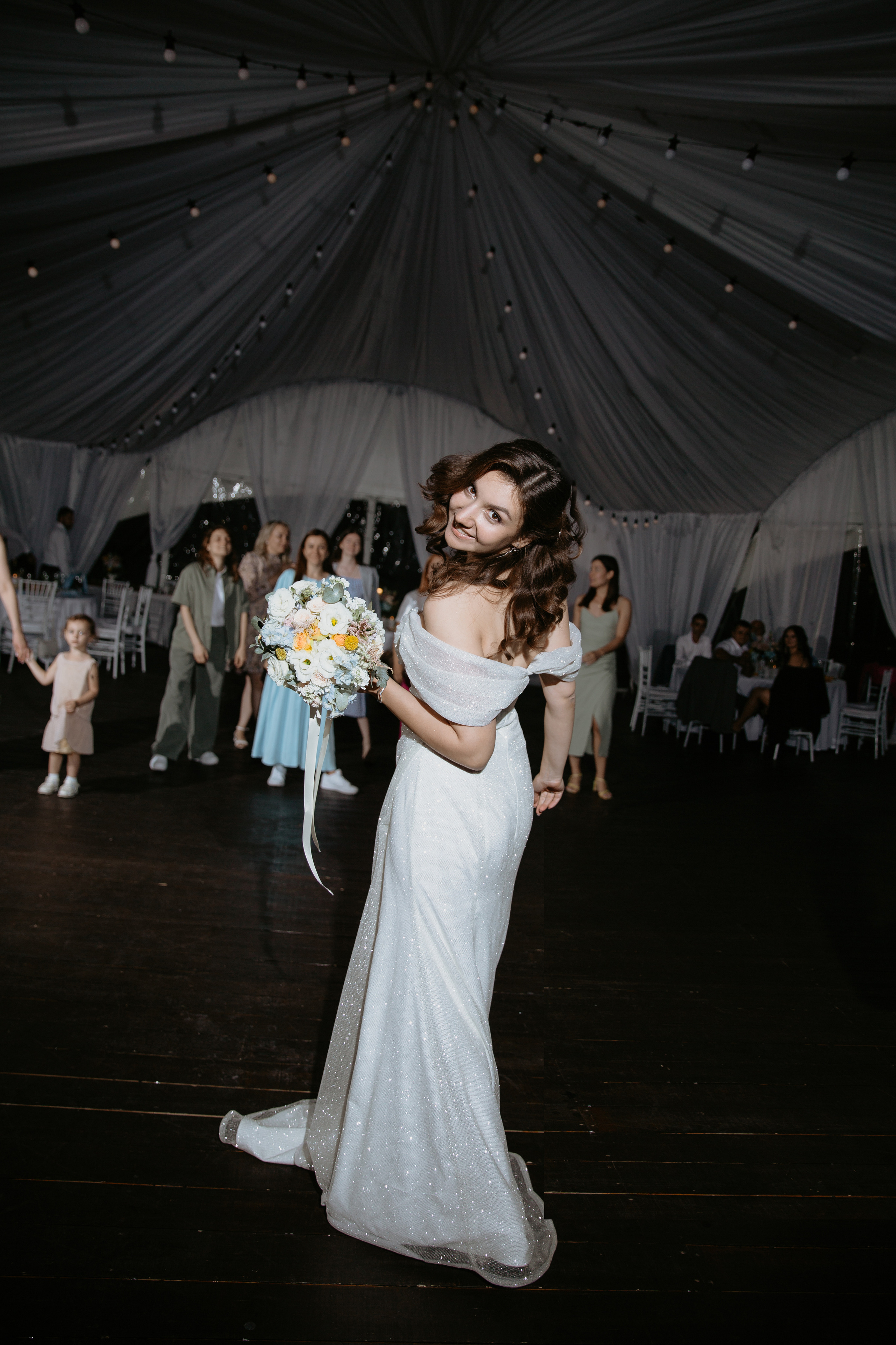 А я сяду в кабриолет, и уеду куда-нибудь. Свадебный и семейный фотограф в Москве Julia Juice