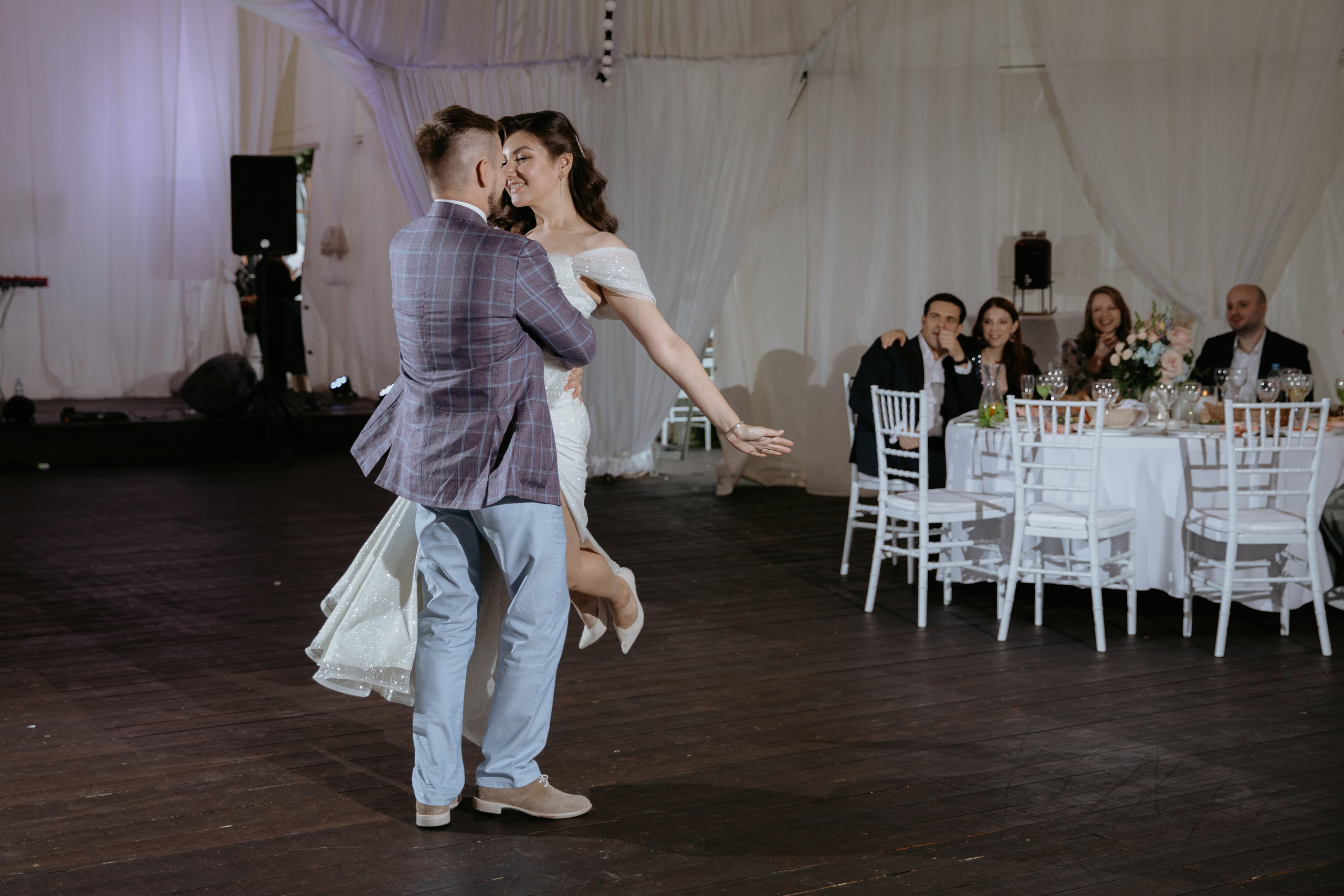 А я сяду в кабриолет, и уеду куда-нибудь. Свадебный и семейный фотограф в Москве Julia Juice