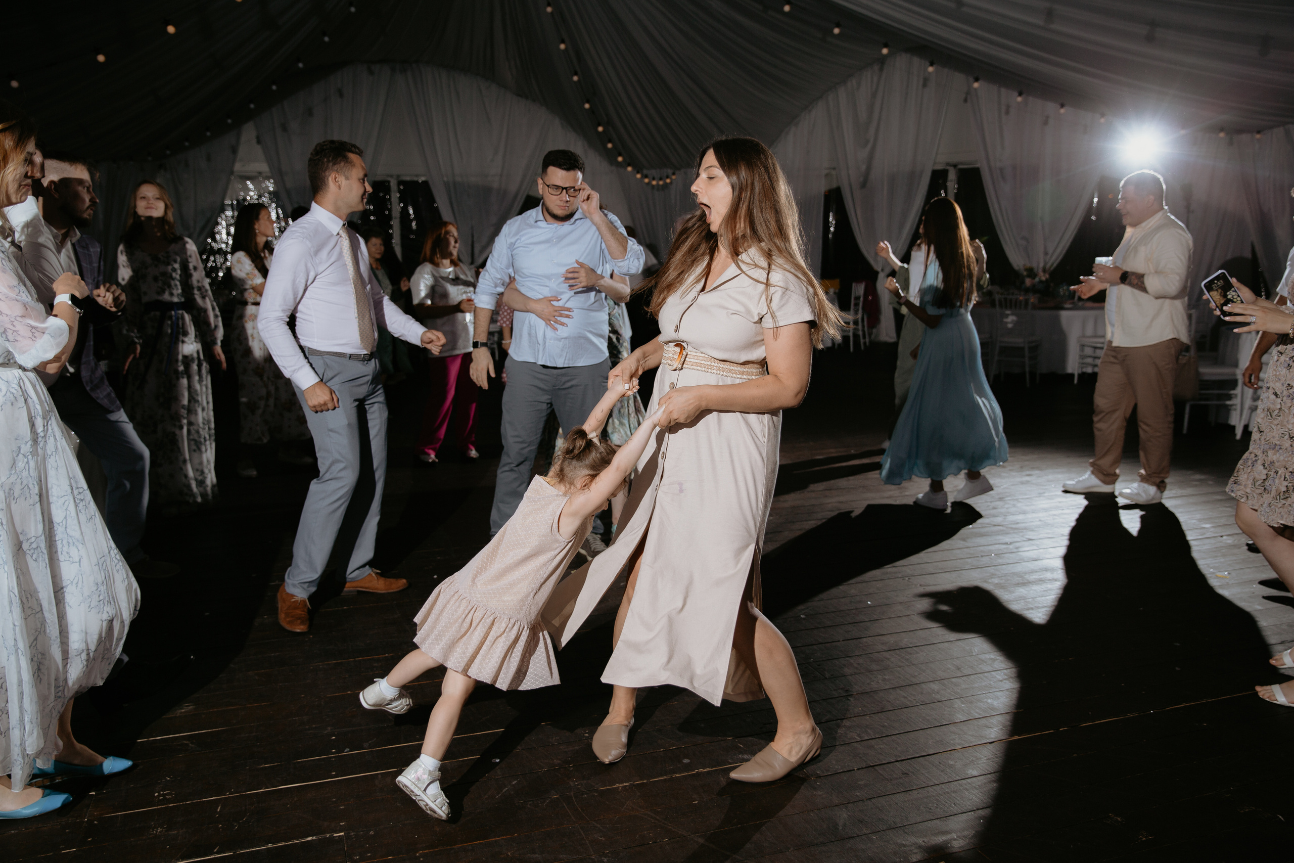 А я сяду в кабриолет, и уеду куда-нибудь. Свадебный и семейный фотограф в Москве Julia Juice