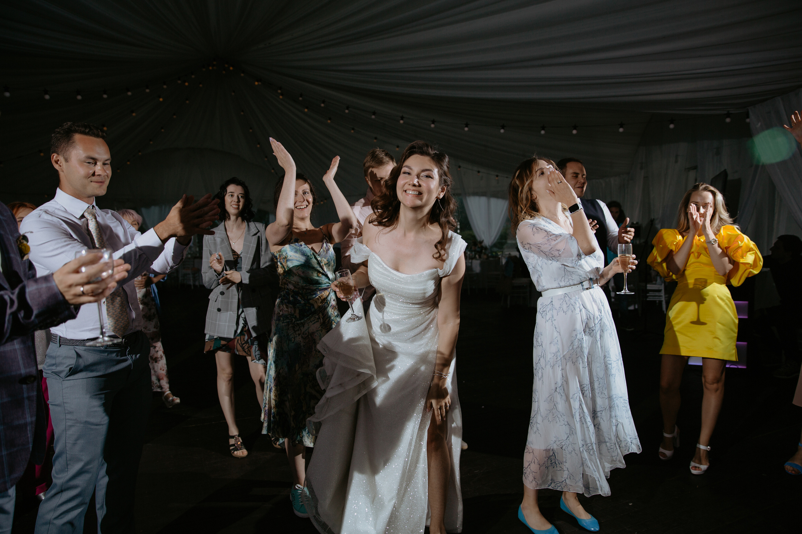 А я сяду в кабриолет, и уеду куда-нибудь. Свадебный и семейный фотограф в Москве Julia Juice